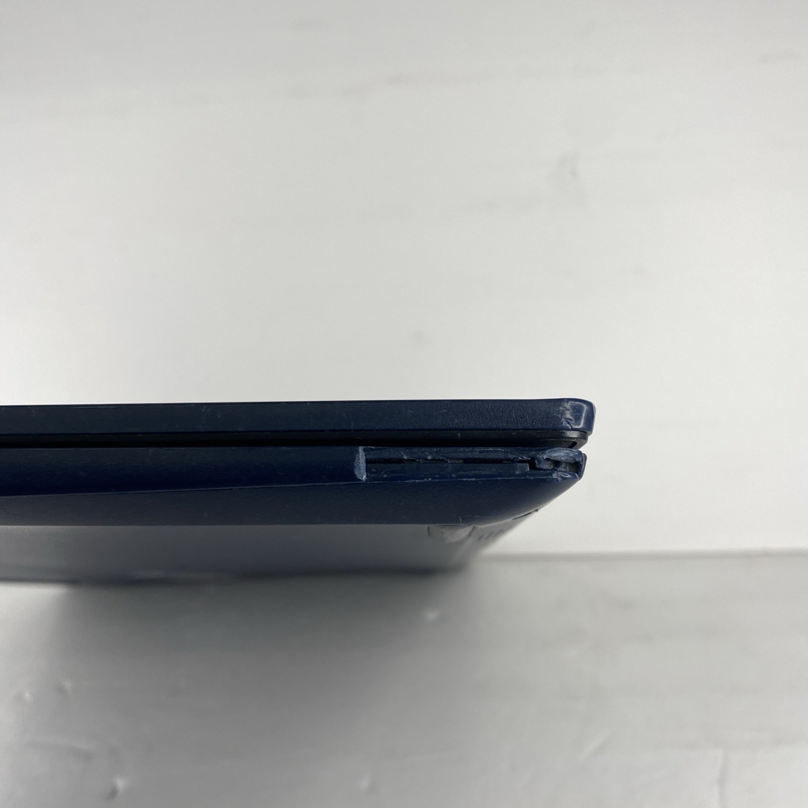 Lenovo Ideapad 1 15AMN7 15.6″ Ryzen 3 7320U 2.4GHz 8GB RAM 256GB SSD