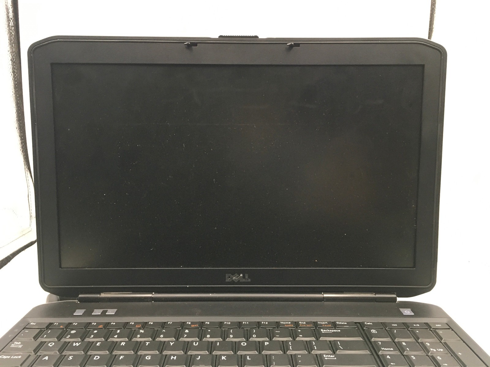 DELL LATITUDE E5530 – FOR PARTS/NO POWER – INTEL I3 5TH GEN – 4GB RAM – READ -BB