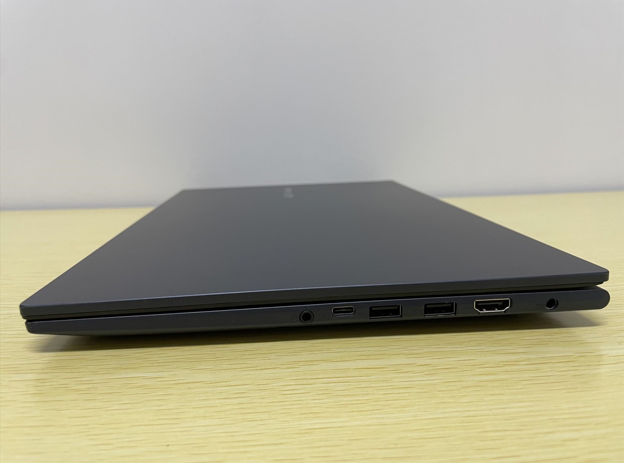 Asus VivoBook F1502ZA i3-1220P 1.50Ghz 8GB RAM 256GB NVMe Laptop Win 11 w/ AC