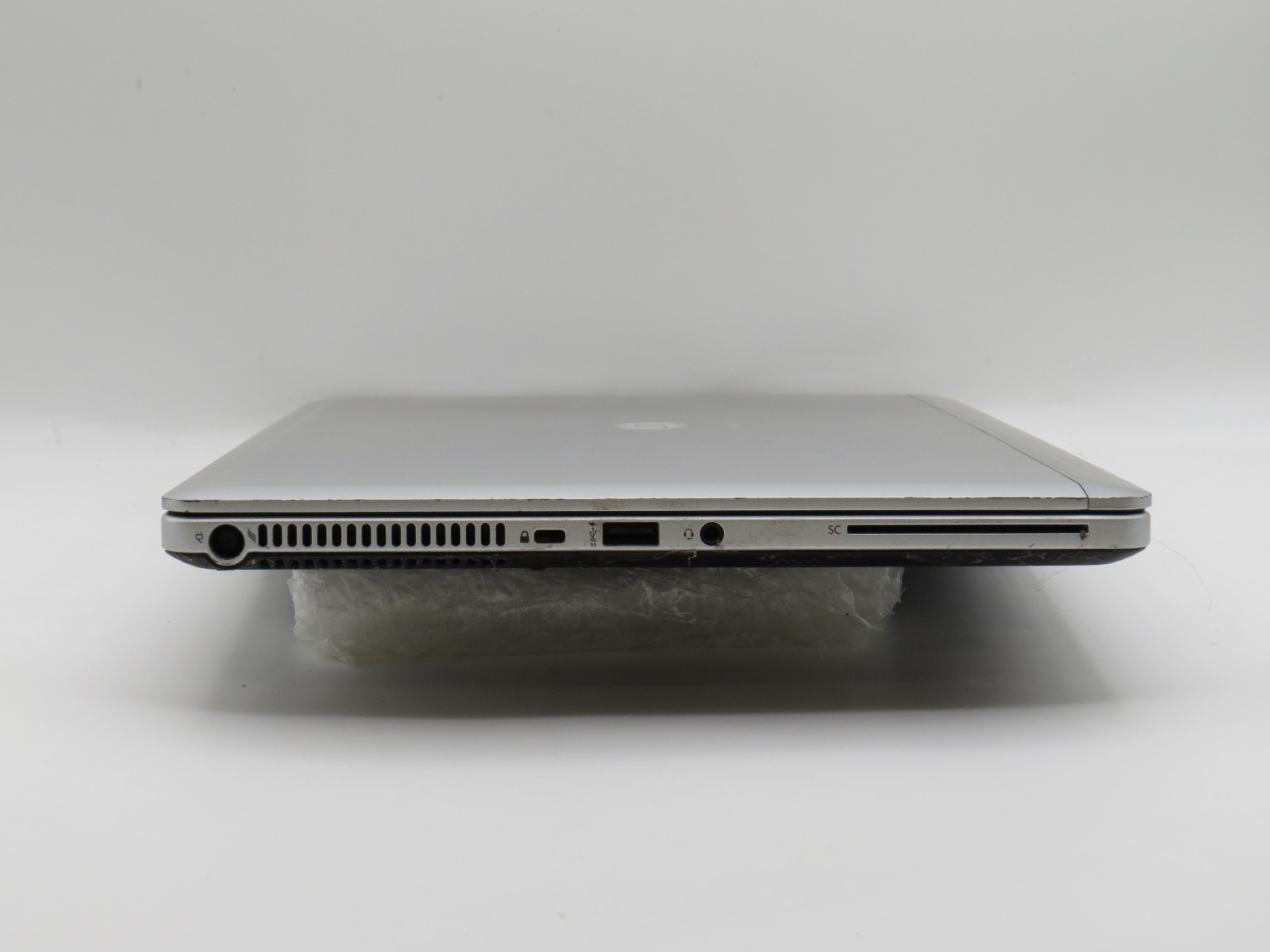 HP EliteBook Folio 9480m i5-4310U @ 2GHz 16GB DDR3 128GB m2 14″ No OS