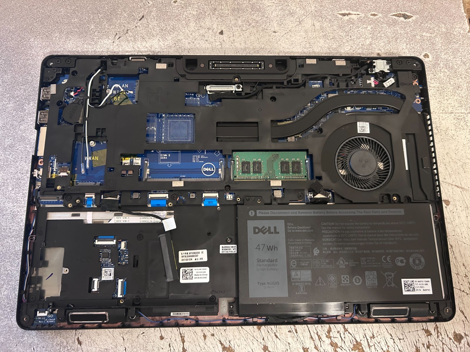 Dell Latitude E5570 i5 CPU 15.6″ Display 8 GB RAM No HD No AC No WiFi Quick Ship
