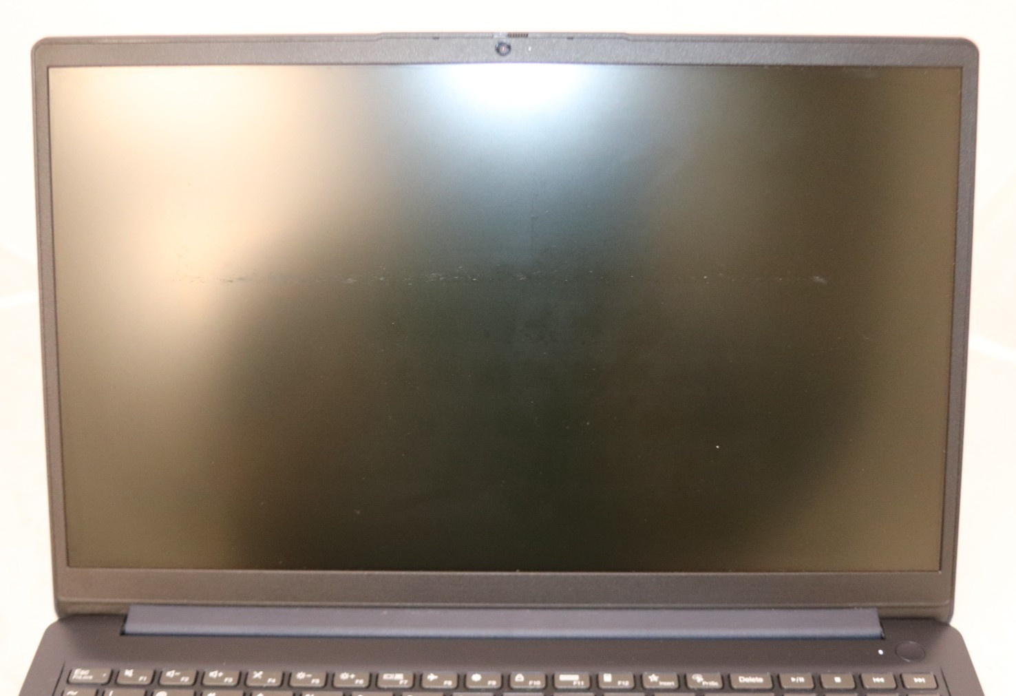 Lenovo IdeaPad 1 15AMN7 Laptop 15.6″ – (4gb ram, 128 ssd)
