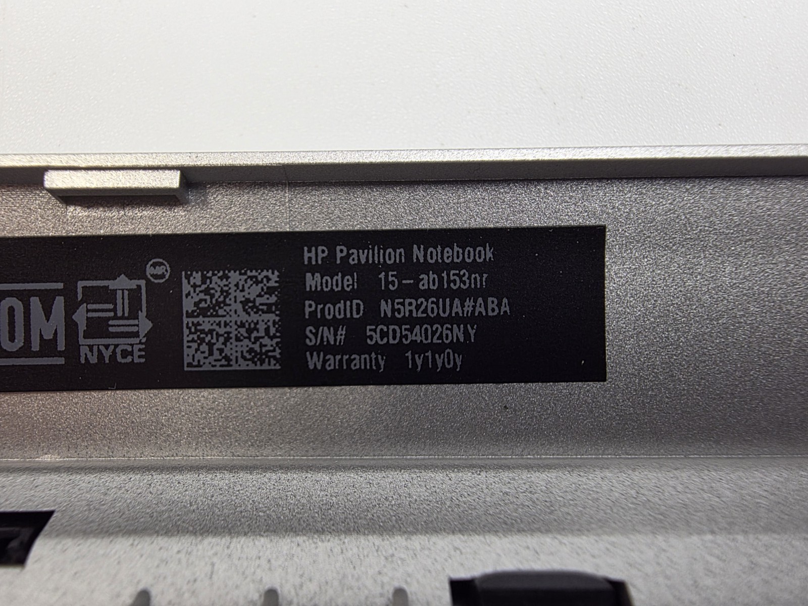HP Pavilion Notebook 15-ab153nr | No boot – For Parts Only