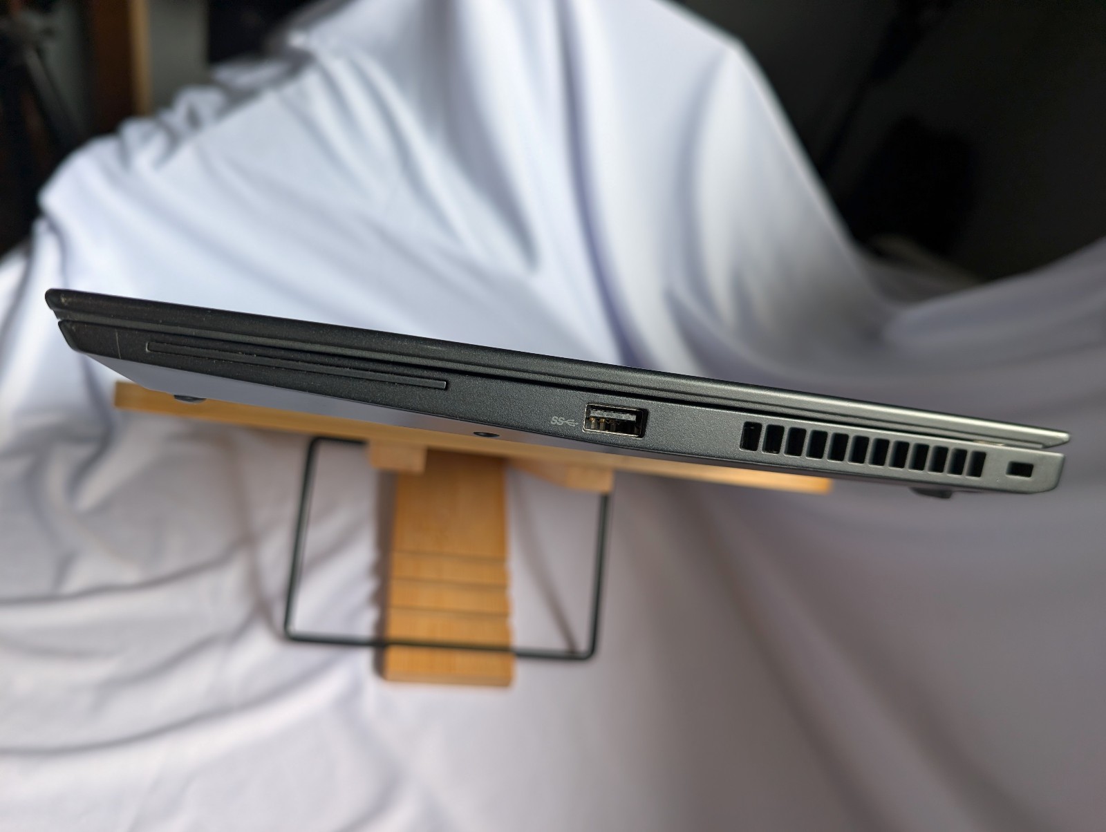 Lenovo Thinkpad T480s Intel i5 8th Gen 8GB RAM 256GB NVME Win 11 Pro + Charger