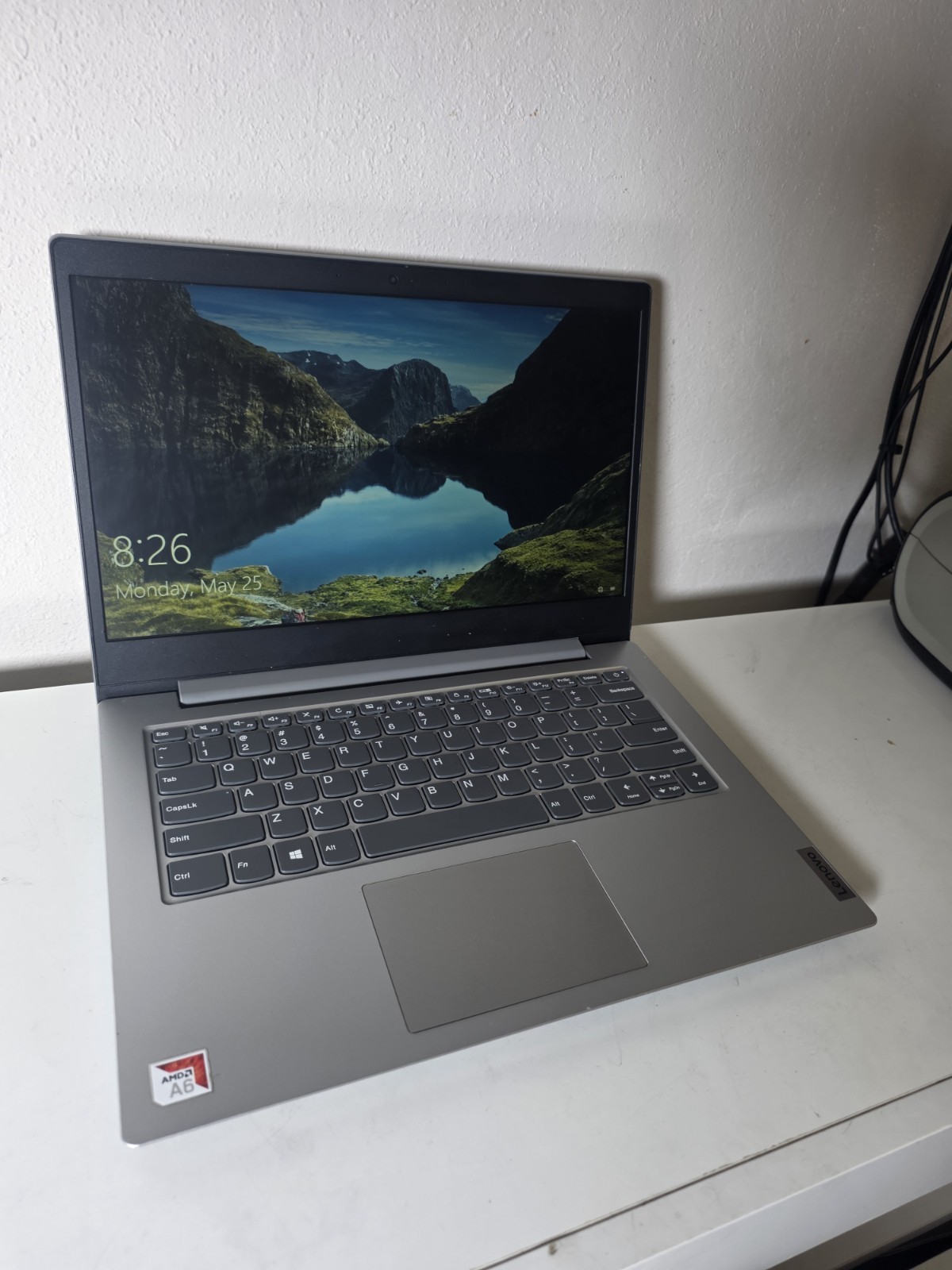 Lenovo IdeaPad Slim 1-14AST-05 AMD A6-9220E 1.6GHz 4 GB 64 GB EMMC
