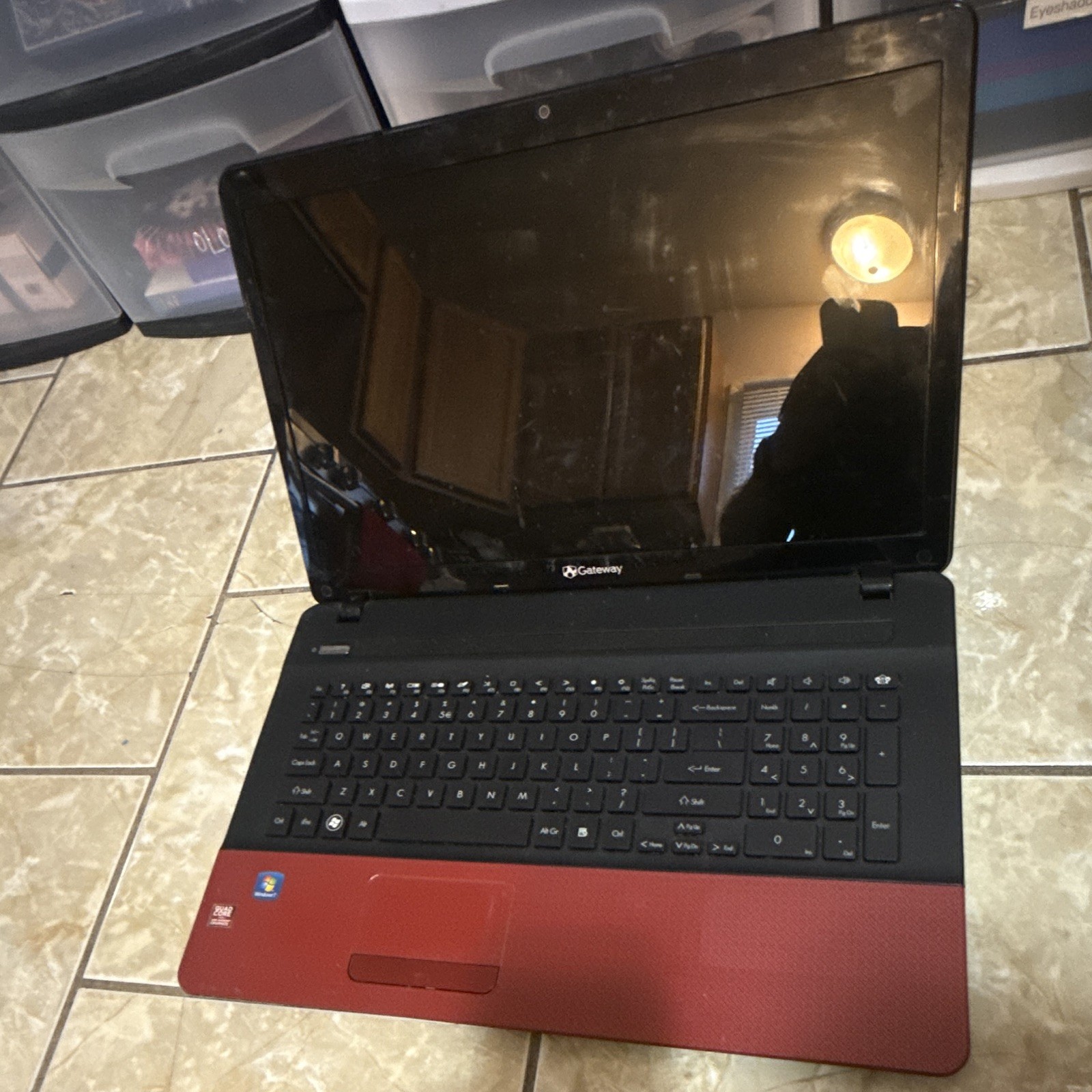 Gateway 15.6in Windows 7 Laptop AMD A-Series Radeon Graphics Webcam Red/Black