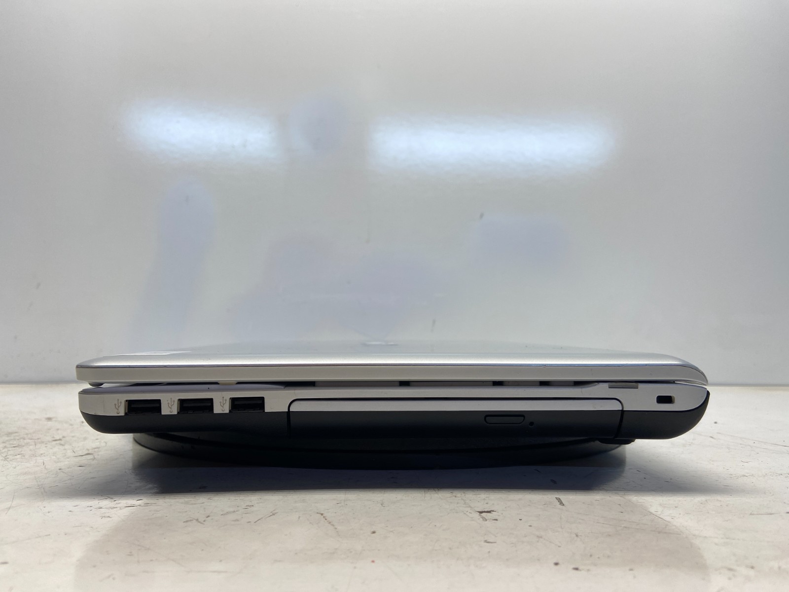 Sony Vaio VPCEB33FM Intel Core i3-370M 2.4GHz 4 GB NO HDD