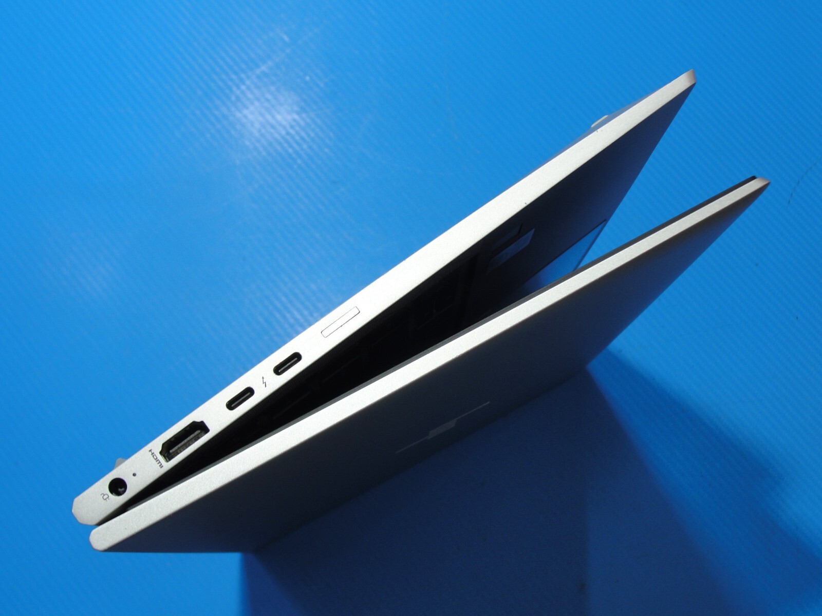 HP EliteBook 840 G7 14”FHD Intel Core i7-10610U 1.8GHz 16GB 256GB SSD+ Charger