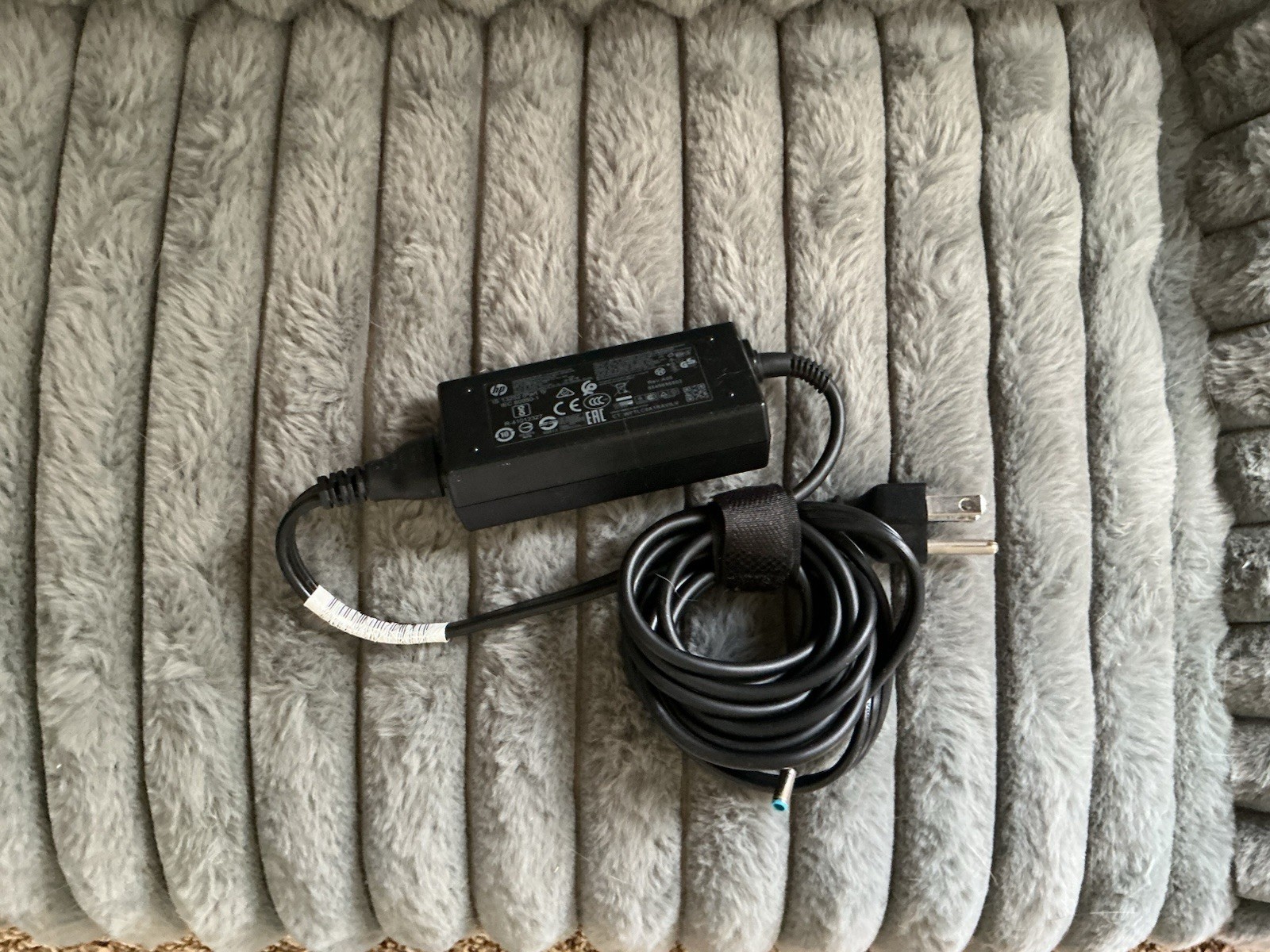 HP Laptop 15-db0011dx