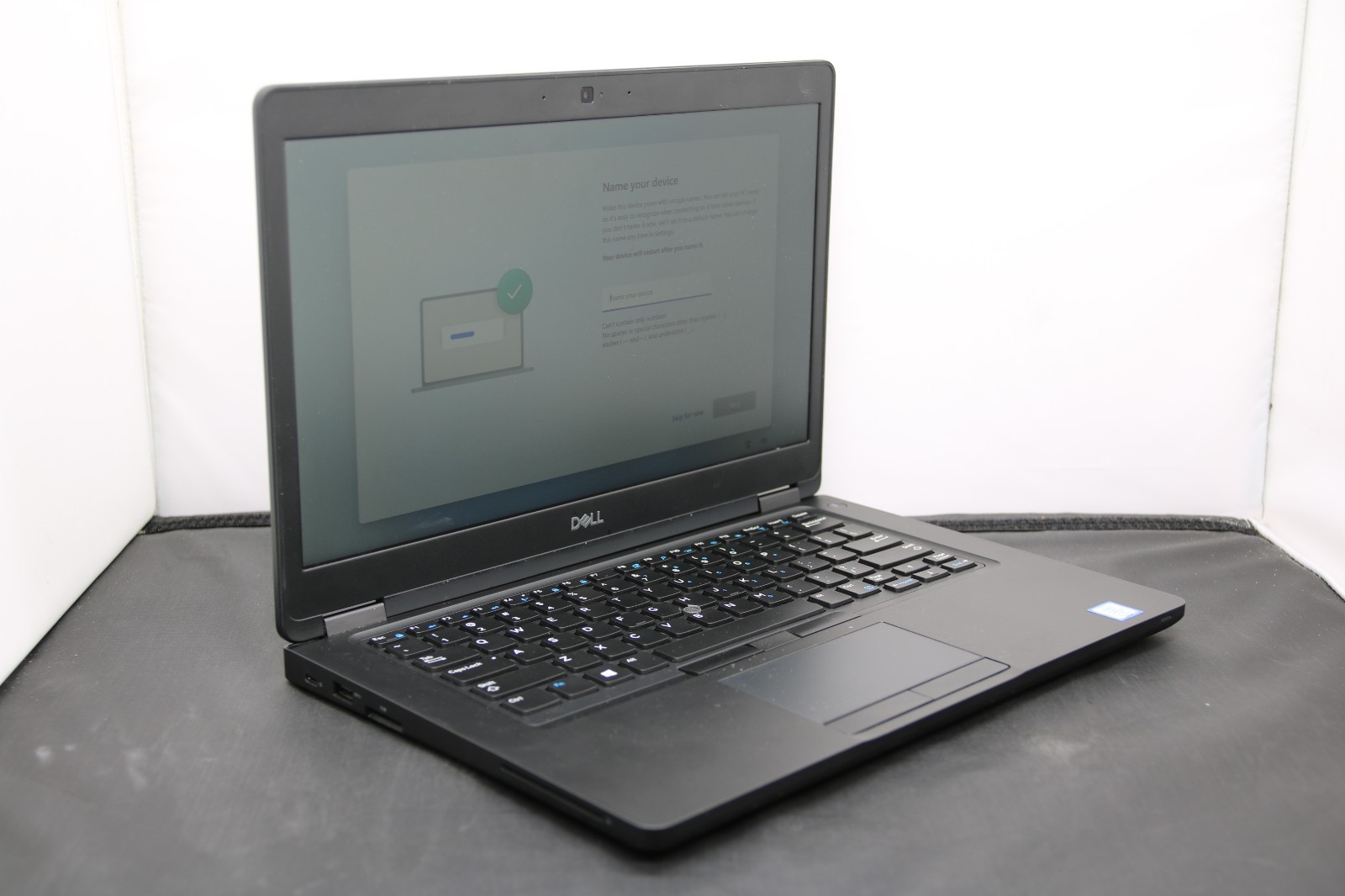 Dell Latitude 5490 – i5-8350U – 8GB, 128GB, Black, Windows 11 Pro + Adapter