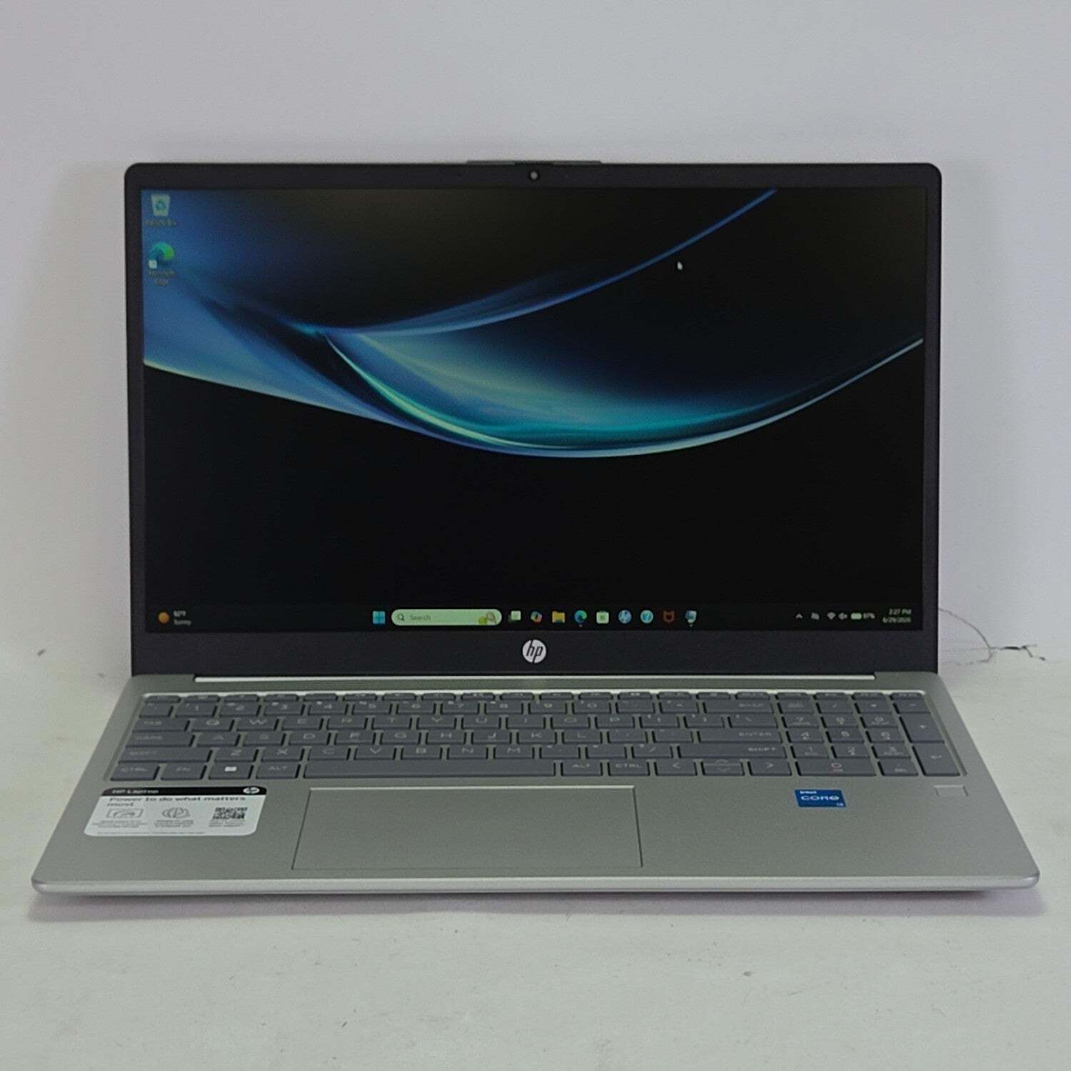 HP Laptop 15-fd0131wm 15.6″ i3-N305 1.8GHz 8GB RAM 256GB SSD
