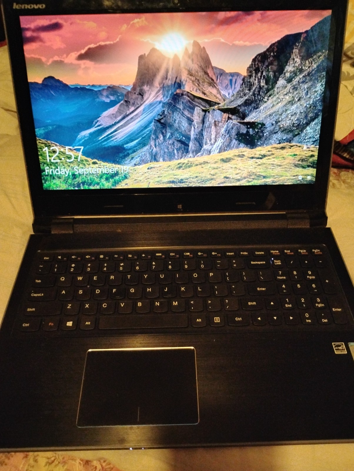 Lenovo IdeaPad Flex 15 Laptop – i7-4500U – 8GB Ram – 240GB SSD – Win 10 Pro