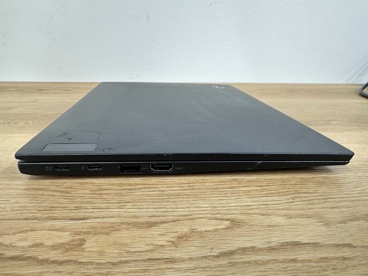 Lenovo ThinkPad X1 Carbon Gen 10, Core i7 1270P, 16GB LPDDR5 Iris Xe, 512 GB SSD