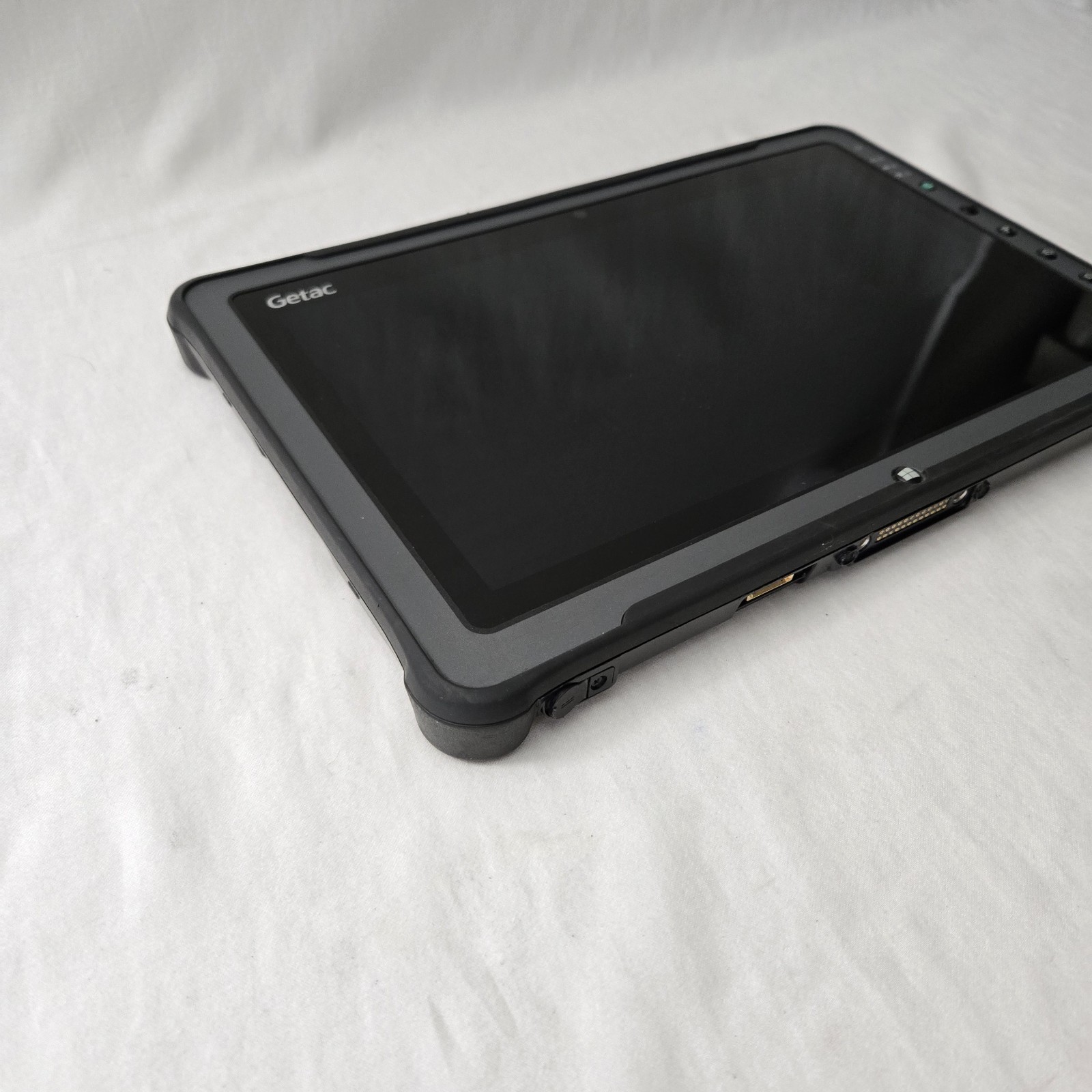 GETAC F110 G4 Rugged Tablet i5-7200U 2.50GHZ 128GB SSD 8GB – Win11P 4G – READ