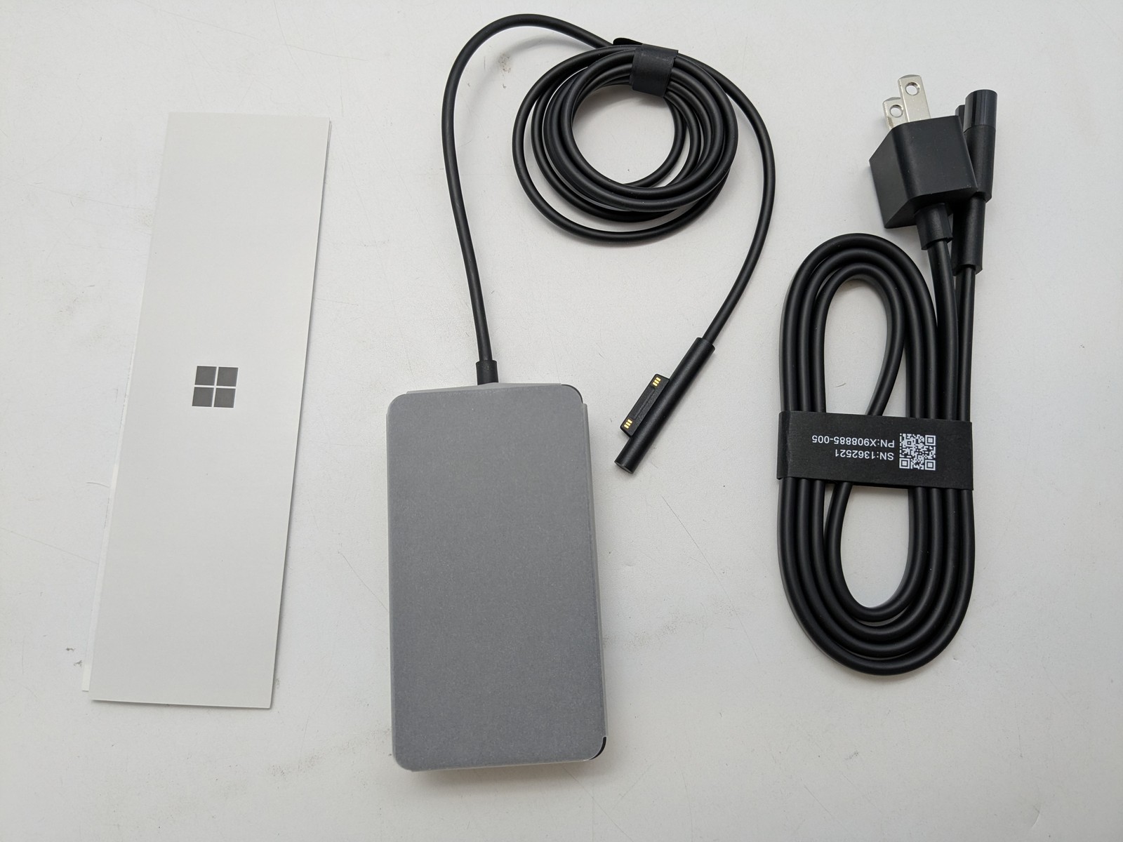 Microsoft Surface Laptop 7 13.8″ Snapdragon X Plus 16GB DDR5 512GB SSD W11H