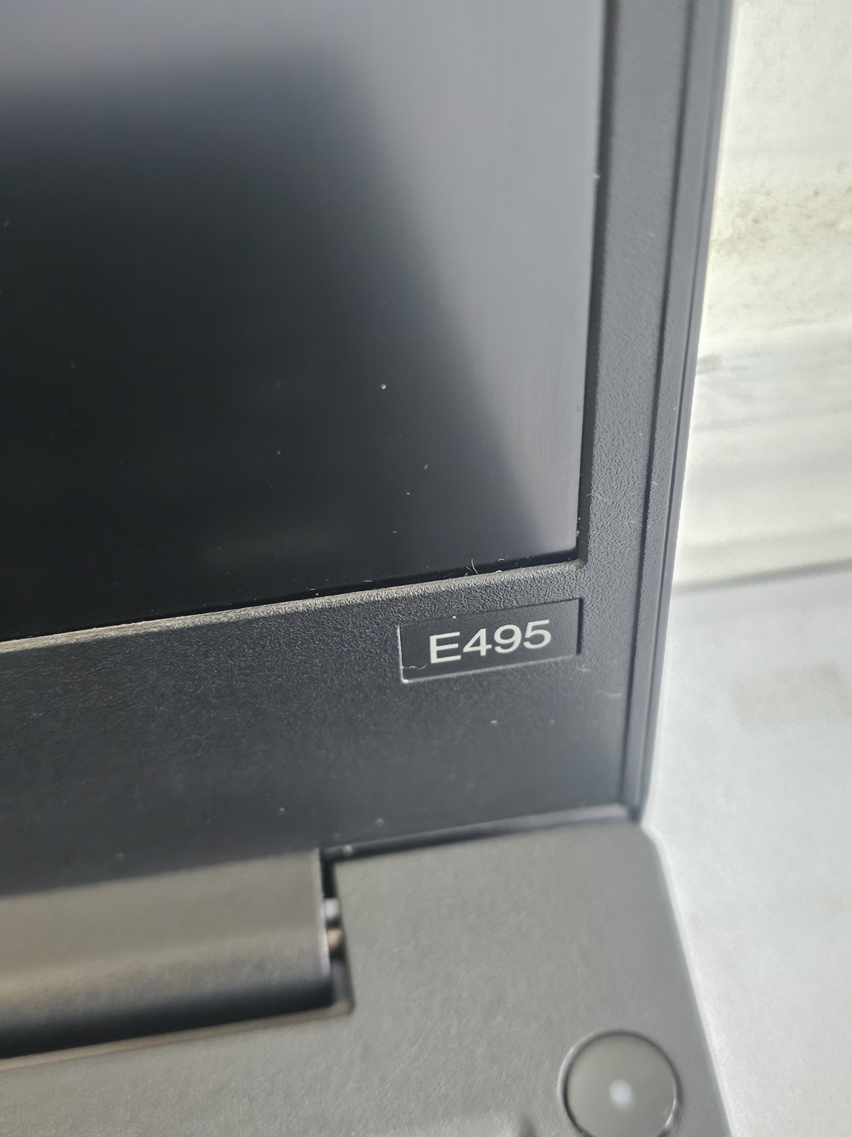 Lenovo ThinkPad E495 Laptop AMD Ryzen 5-3500u 8GB RAM 256GB SSD BAD BATT Win 10