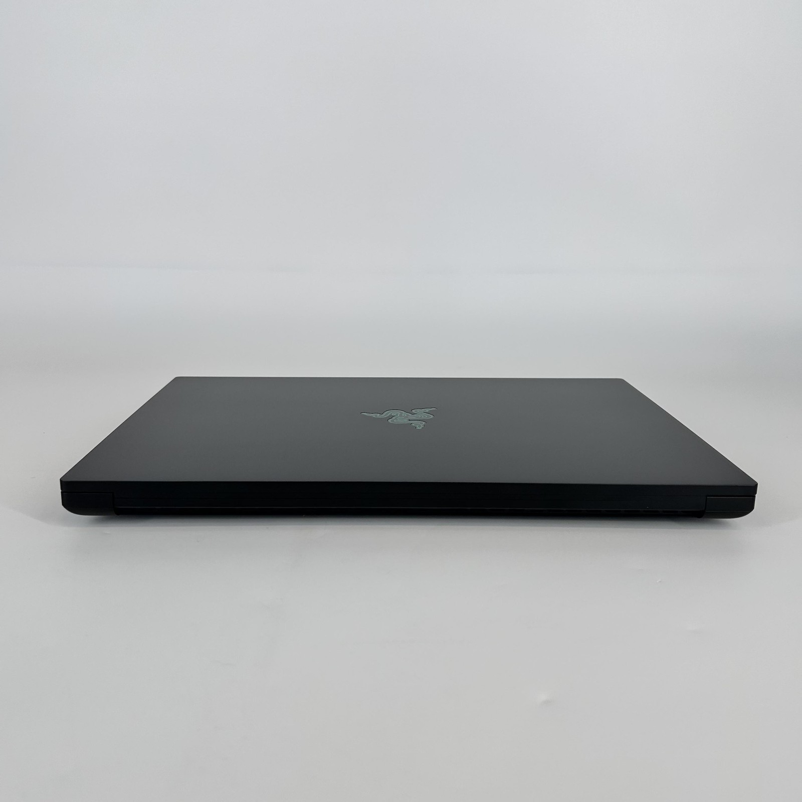 Razer Blade 16 240Hz QHD+ 2.2 GHz i9-14900HX 32GB 1TB SSD RTX 4070 Excellent
