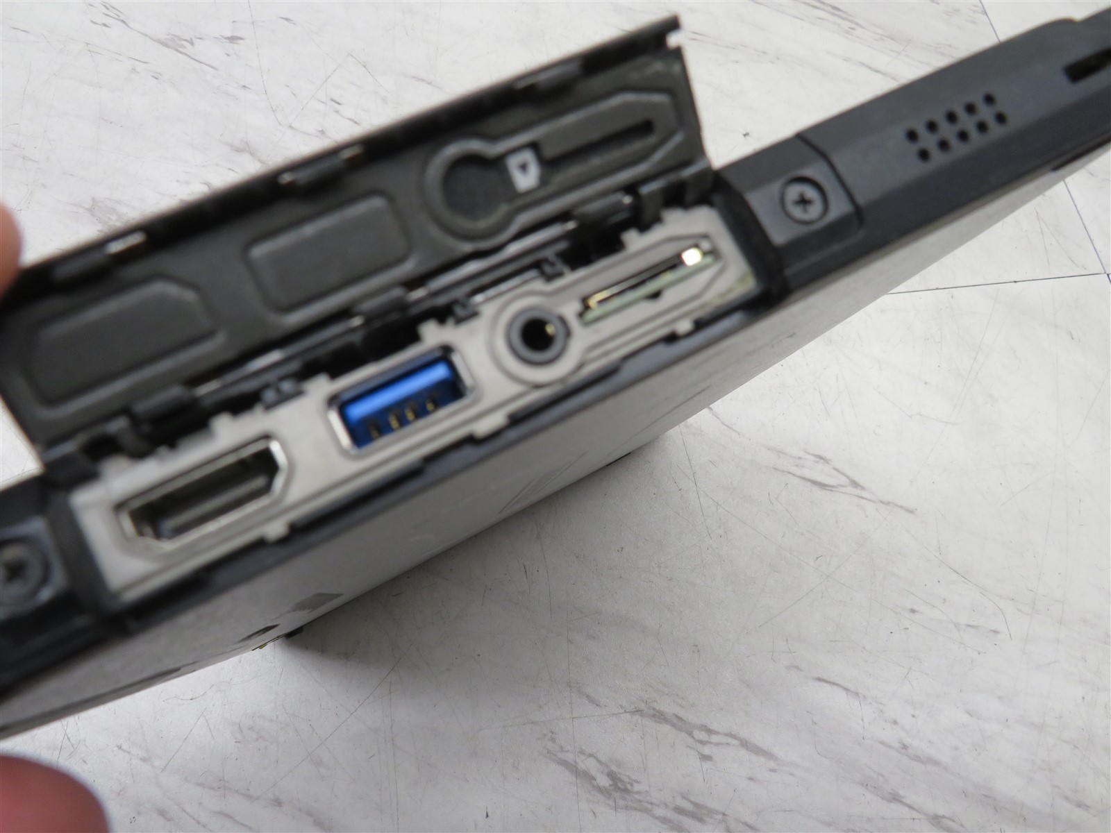 Panasonic Toughbook CF-20 Intel Core i5-7Y57@1.2GHz 8GB RAM