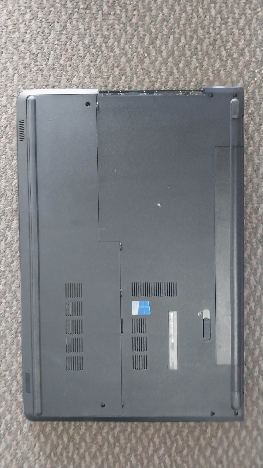 Inspiron 5758 17″ i3-5015U 4GB RAM 128GB SSD Win 11 POWER BUTTON DOESN’T WORK