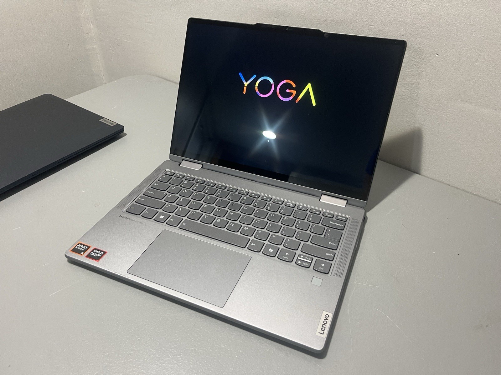Lenovo Yoga 7 2-in-1 14AHP9 14″ Ryzen 5 8640HS 3.5GHz 8GB RAM 512GB SSD