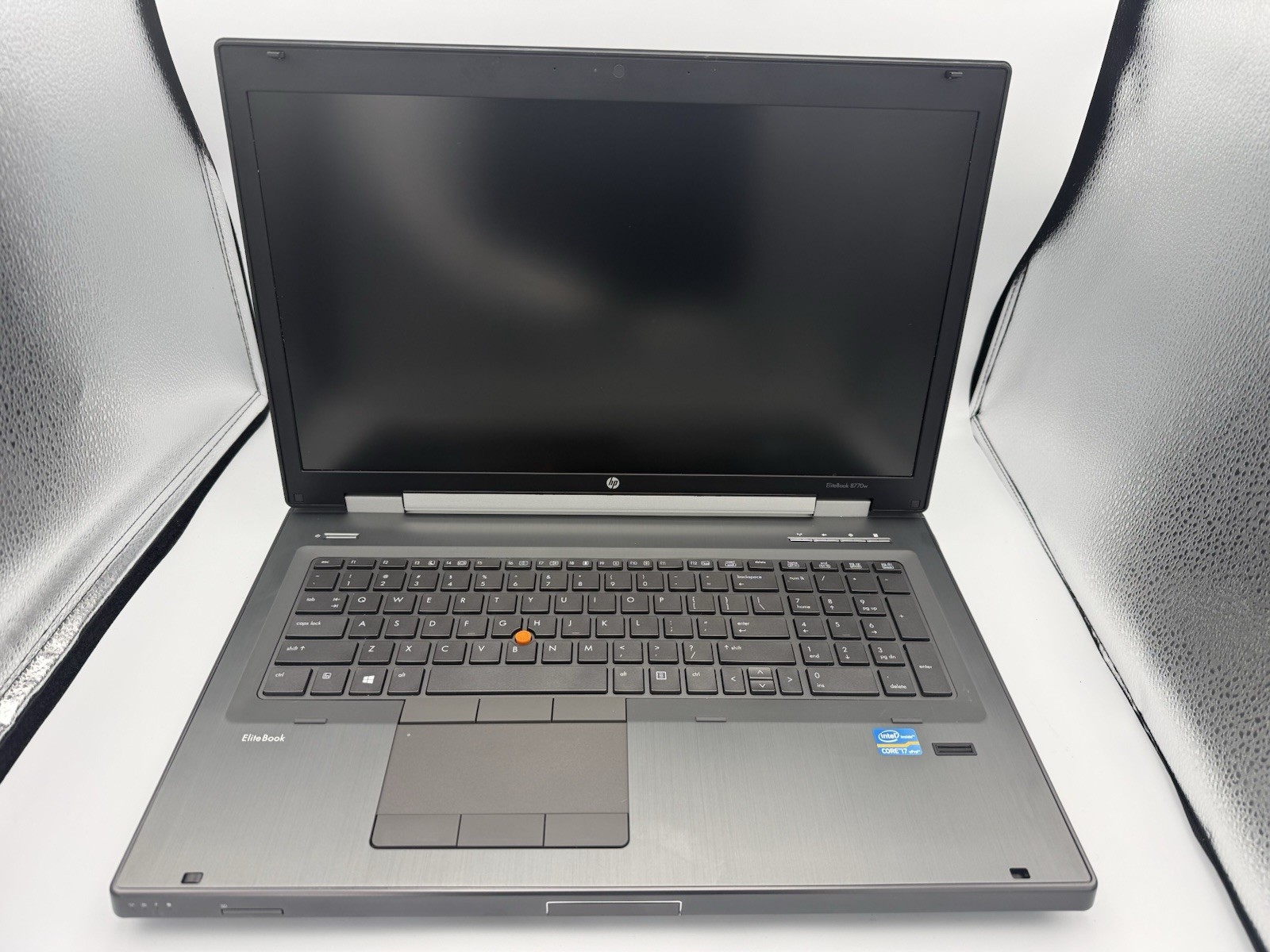 HP EliteBook 8770W 17.3″ MW i7-3740QM 2.7GHz|16GB|500GB|No AC|No Wireless