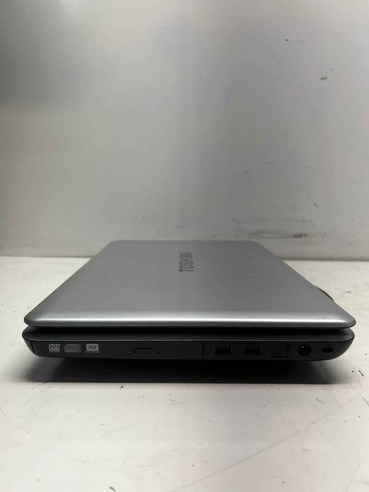 Toshiba Satellite L500 Intel Pentium Dual-Core T4400 2.2GHz 2GB NO HDD