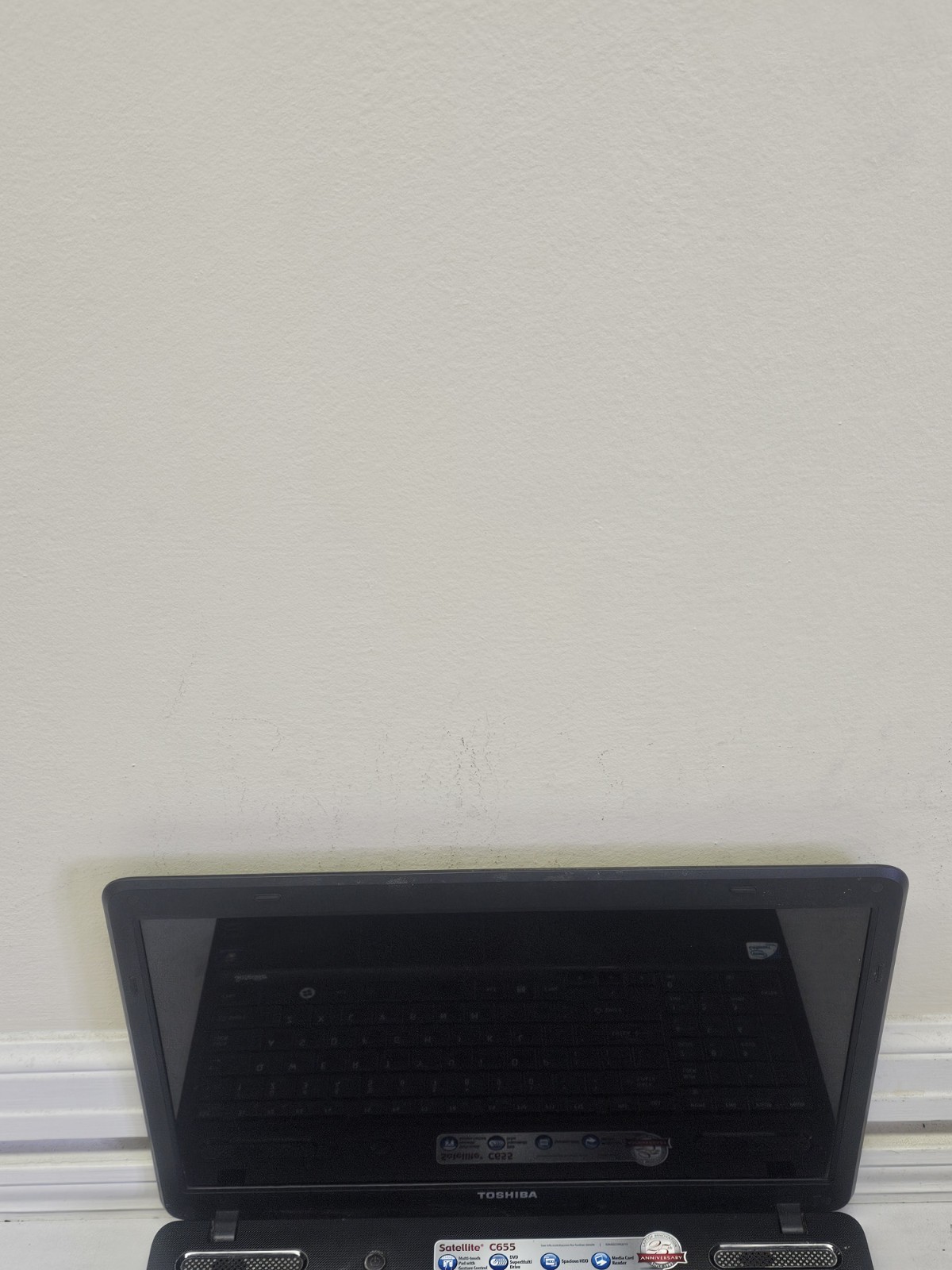 Toshiba Satellite C655 Laptop – Intel Celeron 900 – 2GB RAM – NO HDD/OS – READ