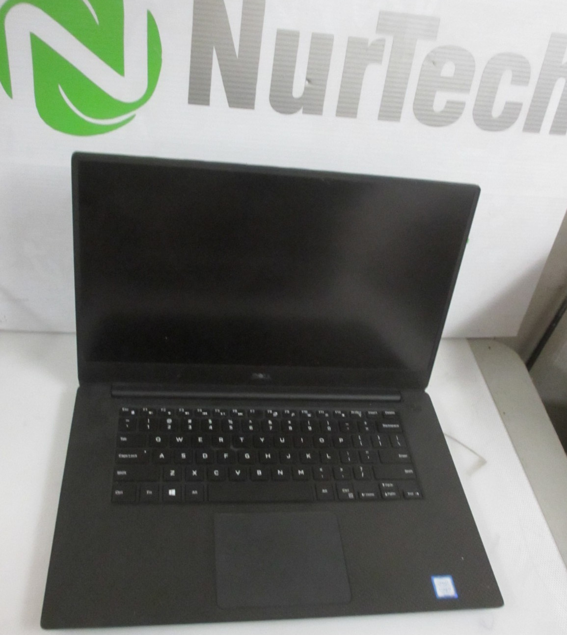 Dell XPS 15 9560 i7-7700U 2.80GHz 16GB 240GB M2SSD NOOS LAPTOP + AC READ
