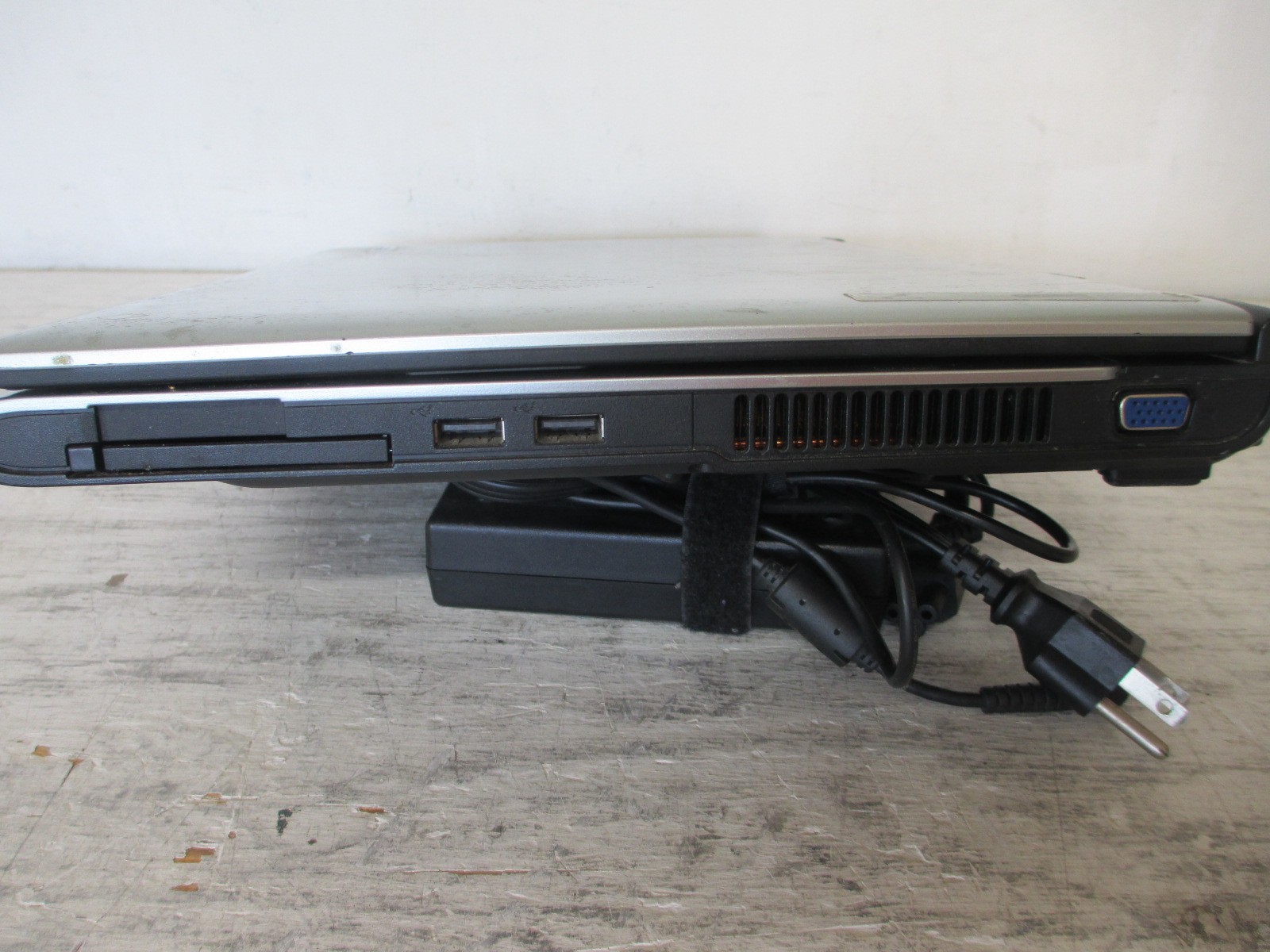 Acer Travelmate 4220AWLMI Laptop 1GB, Intel Solo 1.86GHz, NO HARD DRIVE, 4 PARTS