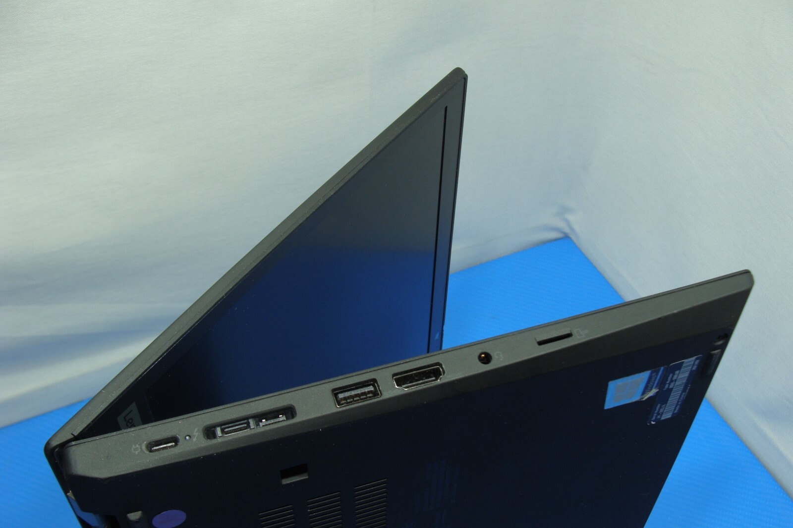 Lenovo ThinkPad P14s Gen 1 Laptop 14″FHD core i7-10510U 16GB 512GB P520 Win10Pro