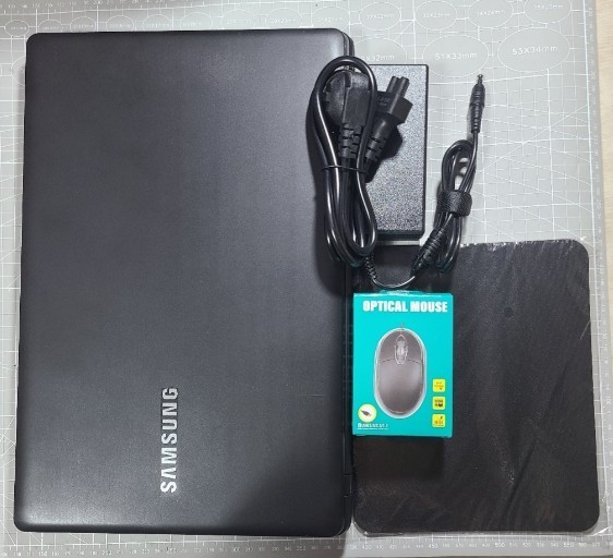 Used Samsung NT371B5L i5-6300HQ / 16GB RAM / 256GB SSD / 15.6″ / Win10 / Black