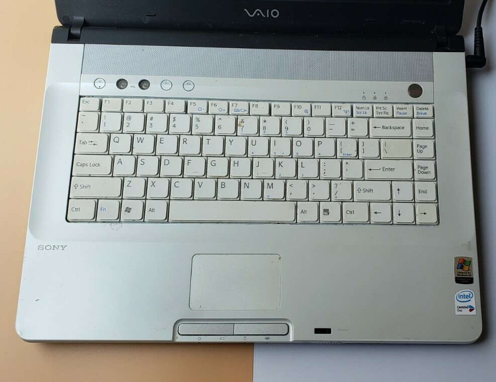 Sony VAIO PCG-7N2L 2GB RAM 100GB HDD WIFI BIOS TESTED