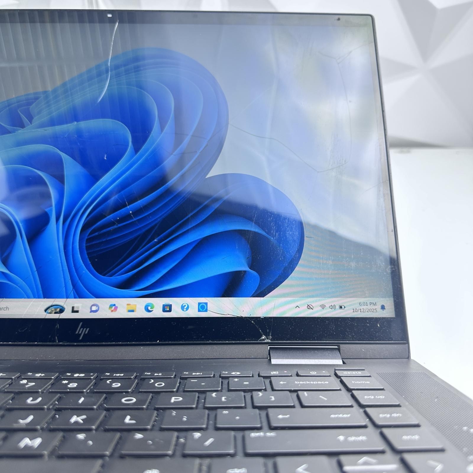 HP Envy x360 2-in-1 15-ey0013dx 15.6″ Touch, Ryzen 5 5625U, 8GB, 256GB *Pls READ
