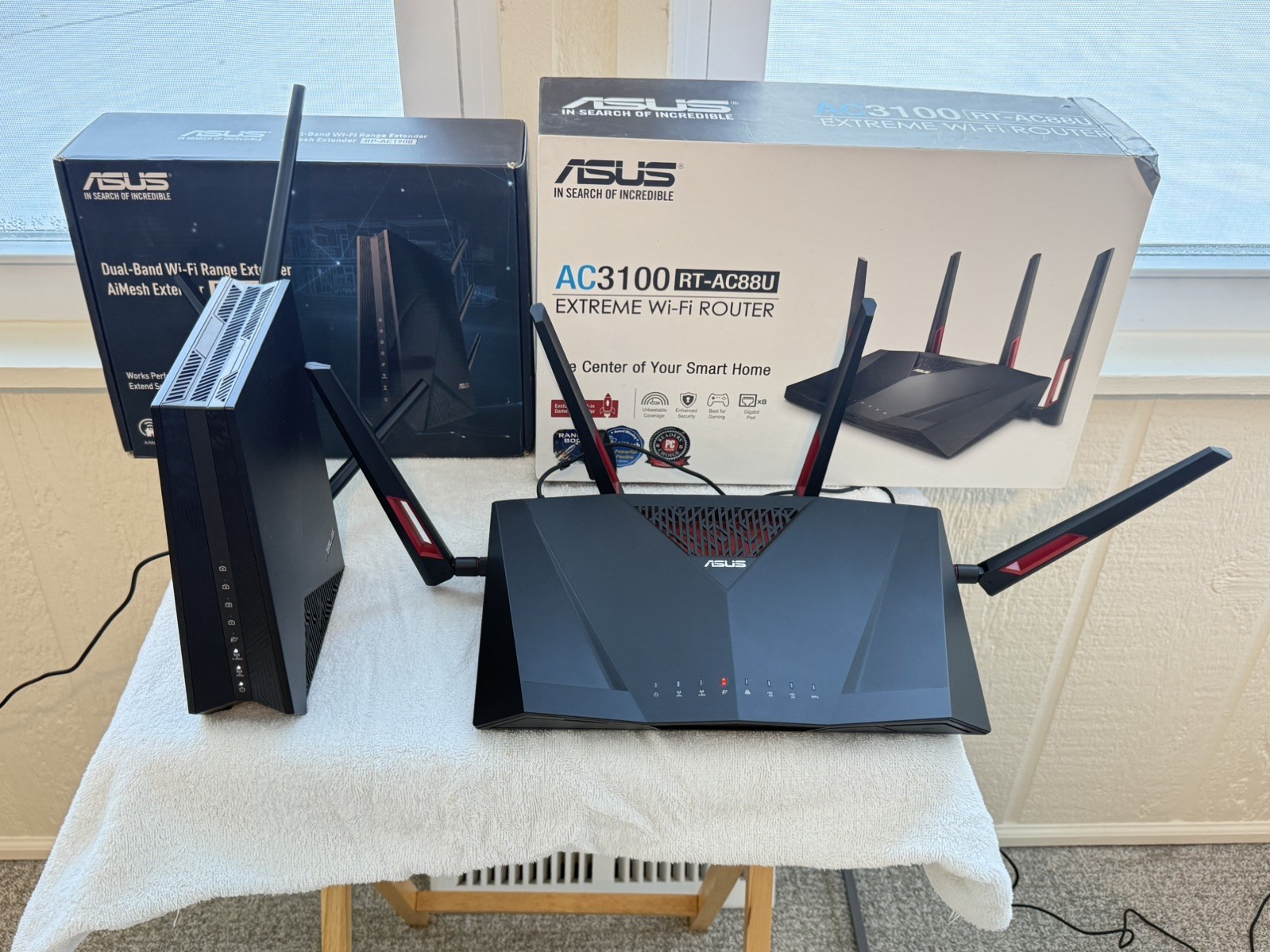 Asus RT-AC 88U WiFi Router/ Asus RP-AC 1900 WiFi Range Expander/ Motorola Modem
