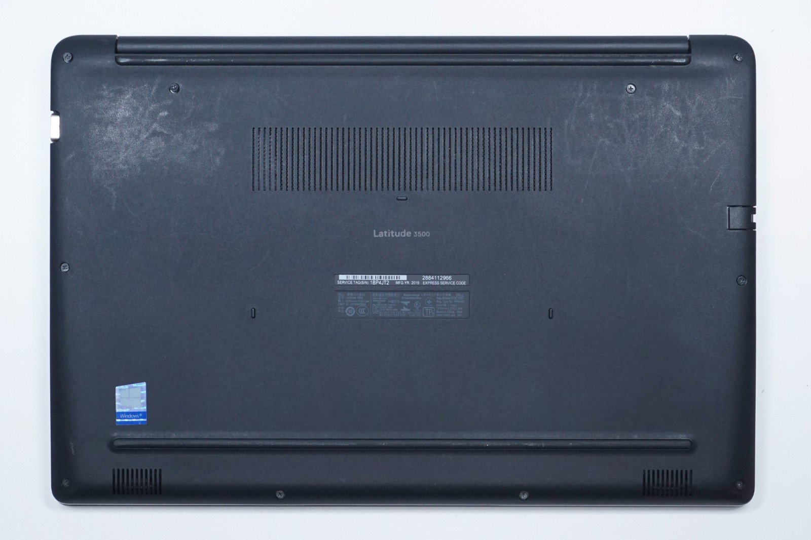 Dell Latitude 3500 Core i7-8565U @1.80GHz 8GB RAM 256GB SSD MX130 FHD (No OS)