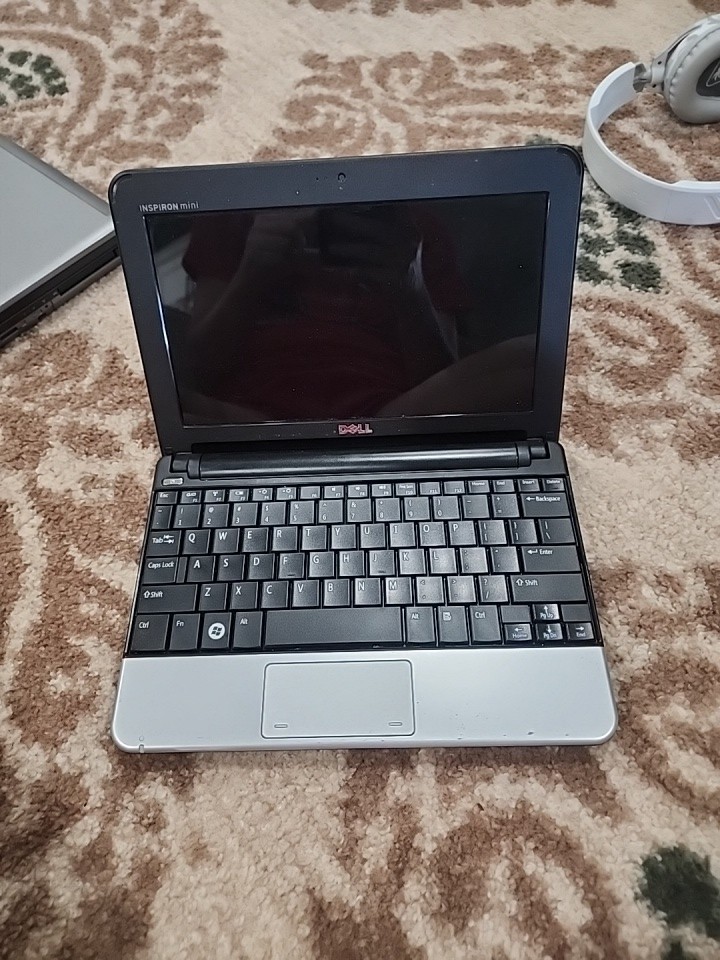 Dell Inspiron Mini 10 Netbook Intel Parts only ** not tested***