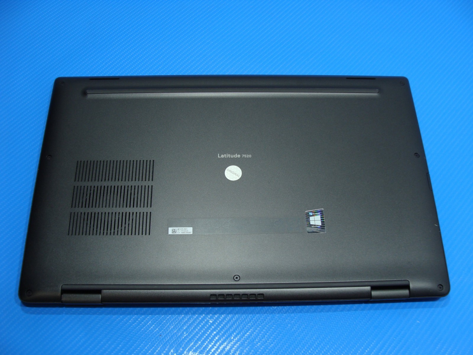 Dell Latitude 7520 15.6″UHD i7-1165G7 2.8GHz 16GB 512GB SSD +PowAd WRTY-10/2026