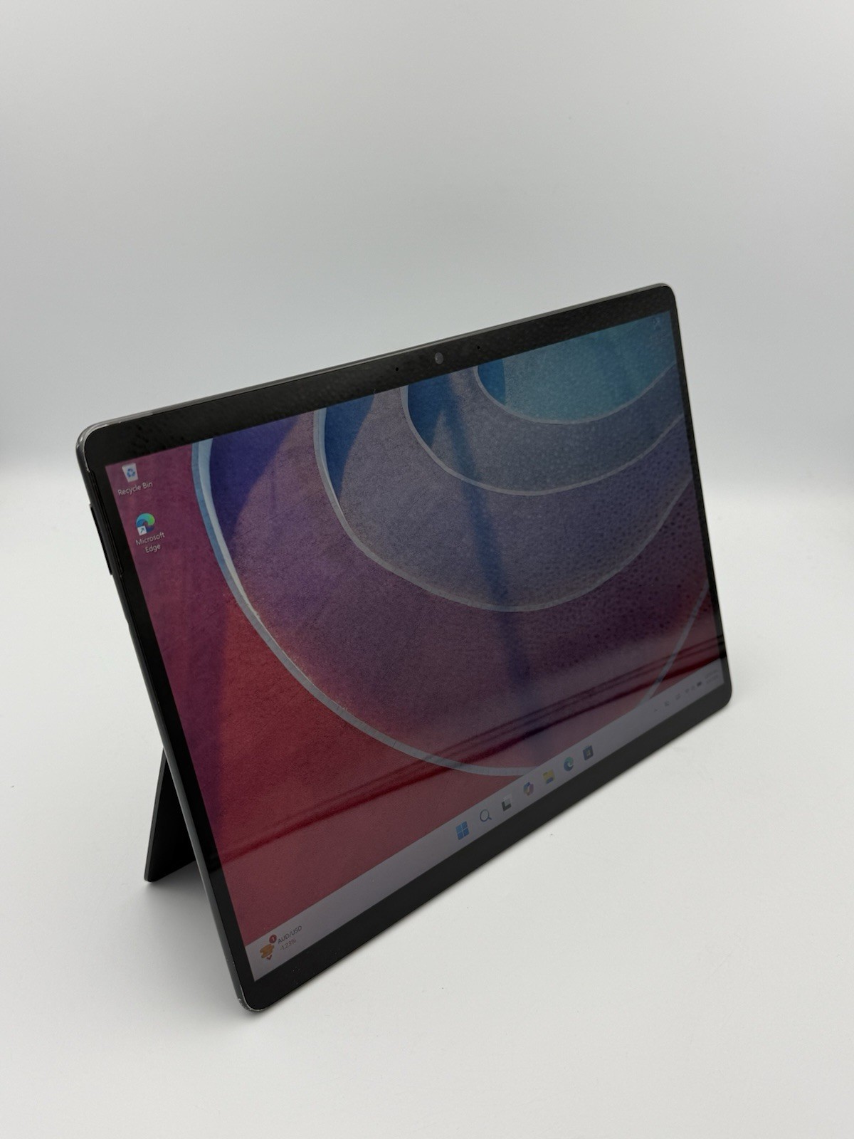 Microsoft Surface Pro 8 13” – i5 11th Gen | 8GB RAM | 256GB SSD (READ DESC) 39C