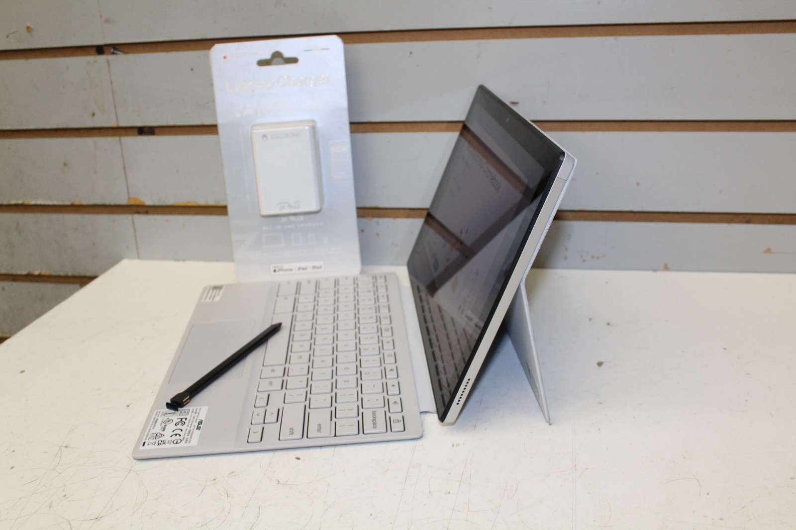 Asus CM3001DM2A-WS88T-S 10.5″ WUXGA Touchscreen MediaTek 8G/128GB