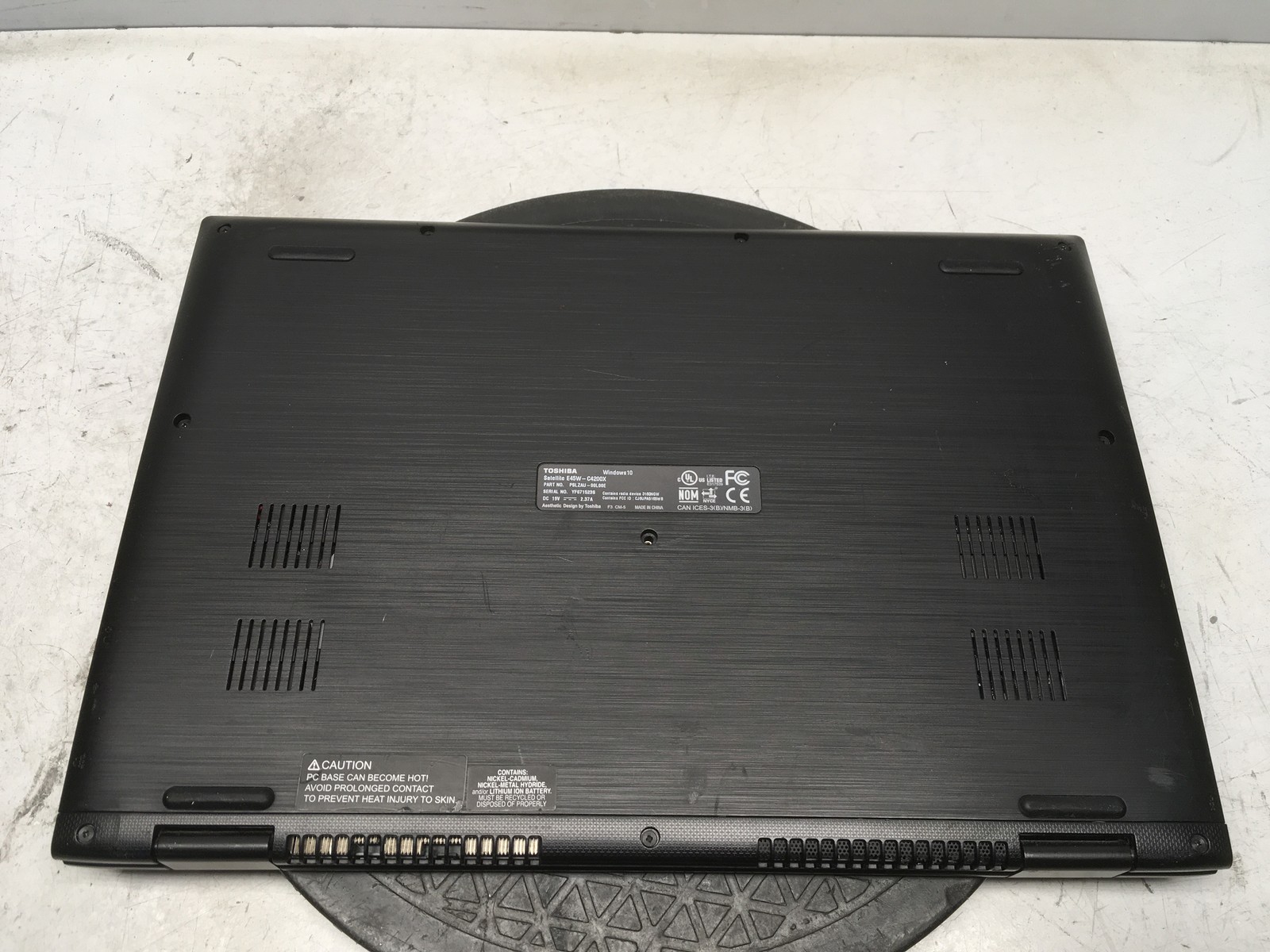 Toshiba Satellite E45W-C4200X Intel Core i3-5015U 6 GB NO HDD No Batt