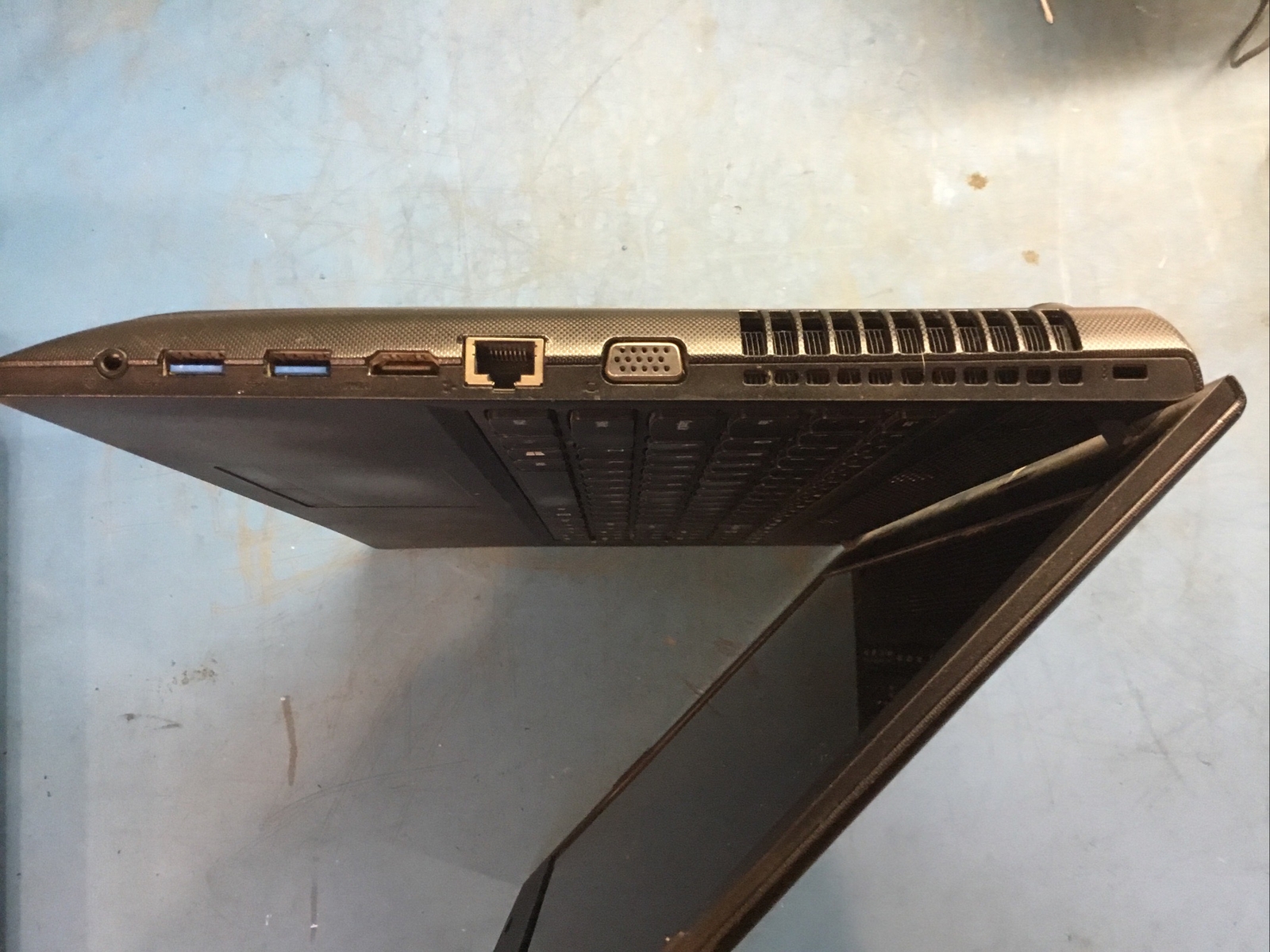 Lenovo G505 Laptop, AMD E1-2100 APU w/ Radeon graphics, 4GB, 320GB, Win 10 – H1