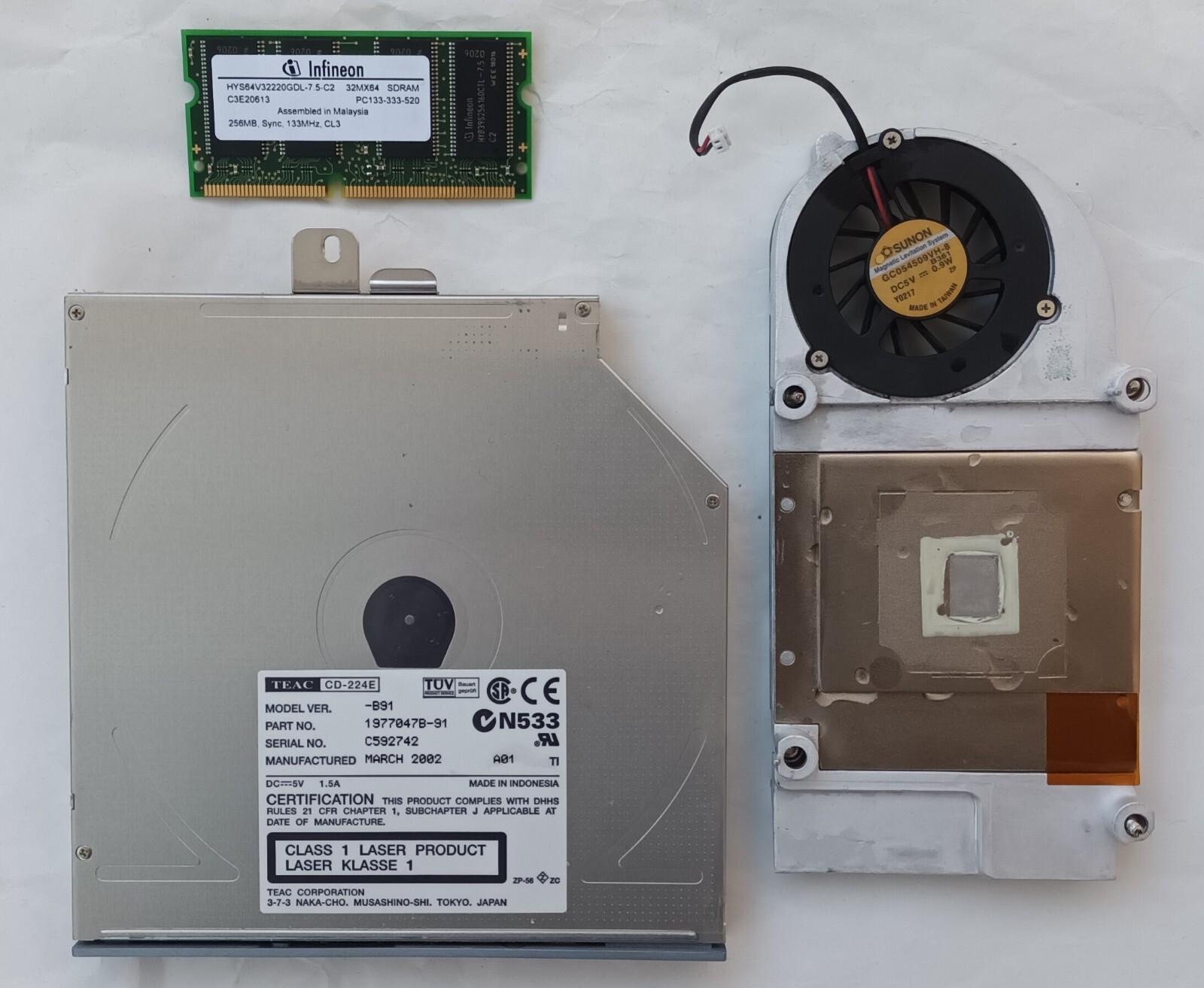 Samsung A10 Laptop 14.1″ 256MB 40GB IDE AMD Duron Windows XP Parallel Floppy CD