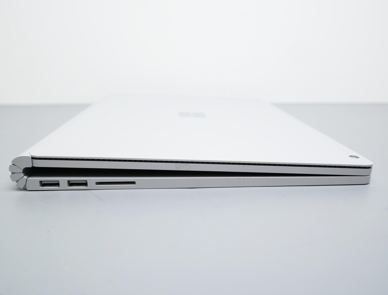 Microsoft Surface Book 2 13.5″ Intel Core i5 8GB 256GB – Silver ISSUE