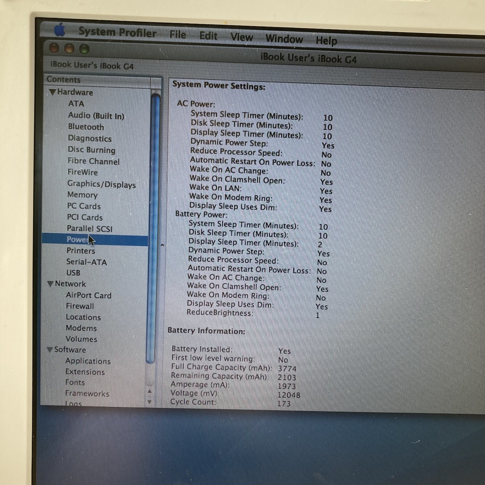 Apple iBook A1054 G4 PowerPC@1.20GHz 1.25GB Ram 30GB HDD OS 109 Battery Cycles