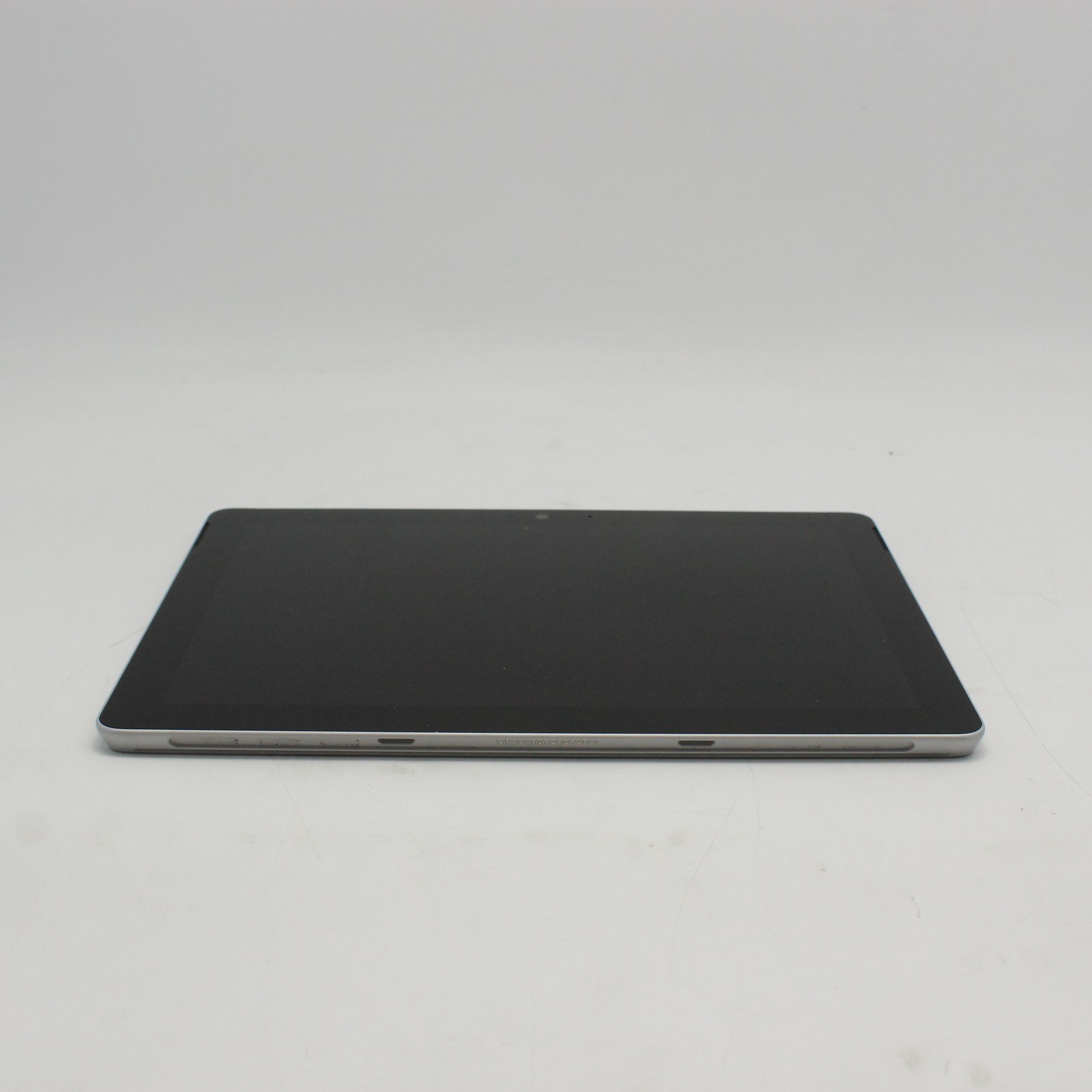 Microsoft Surface Go 1824 10″ Pentium 4415Y 8GB DDR3 128GB SSD Windows 11 Home