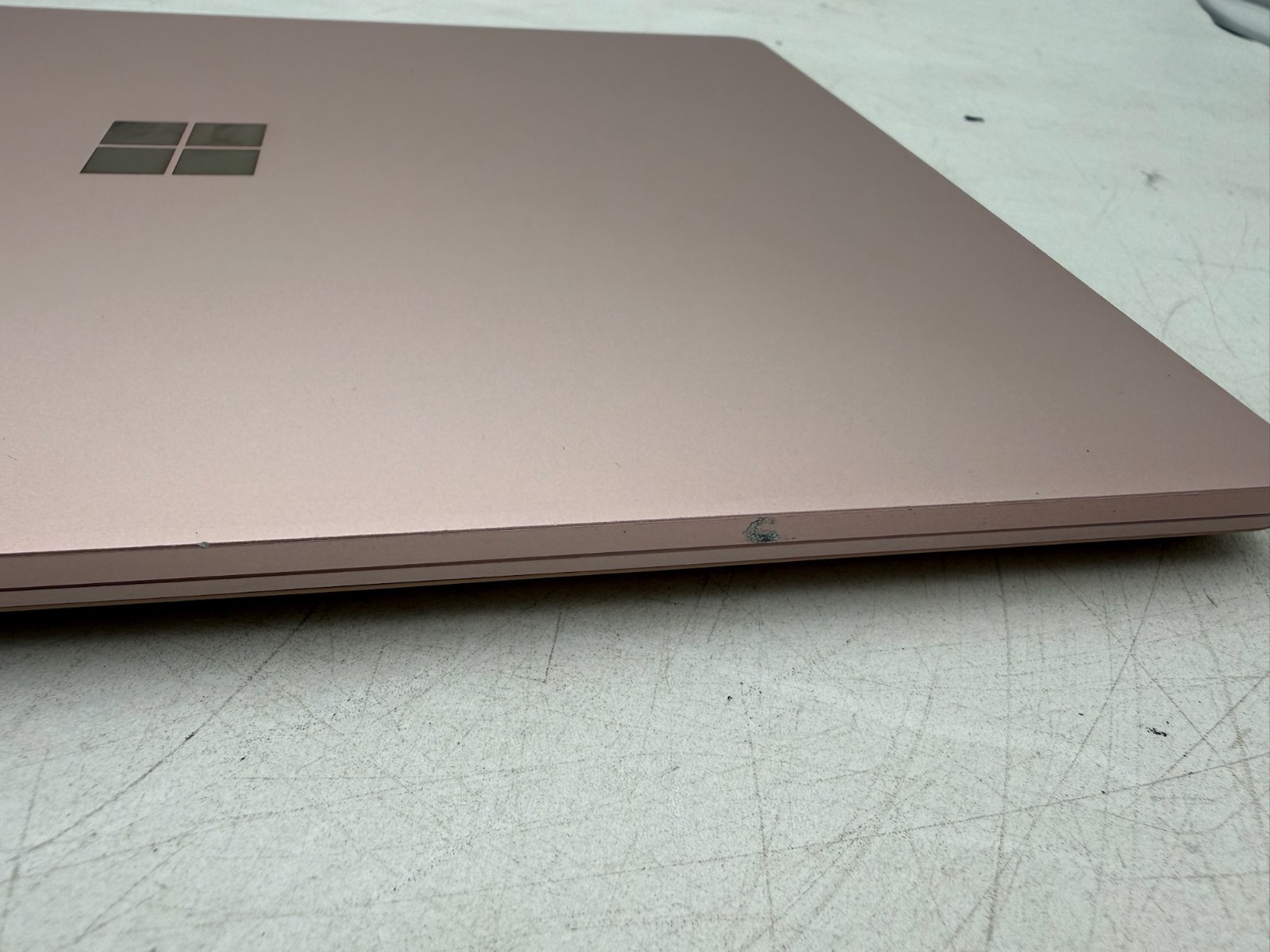 Microsoft Surface Laptop Go 1943 12.4″ 128 GB SSD 8 GB RAM i5-1035G1 Win 11 Home