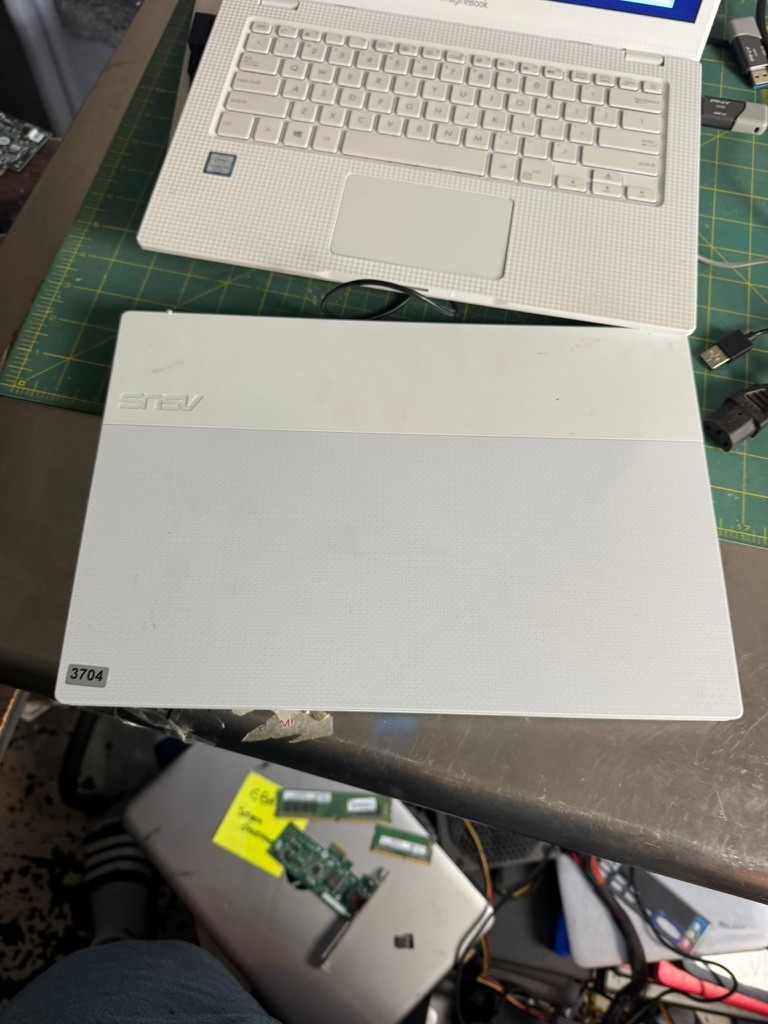 ASUS ImagineBook 14 MJ401TA m3-8100Y 4GB 120GB SSD Win11 Home
