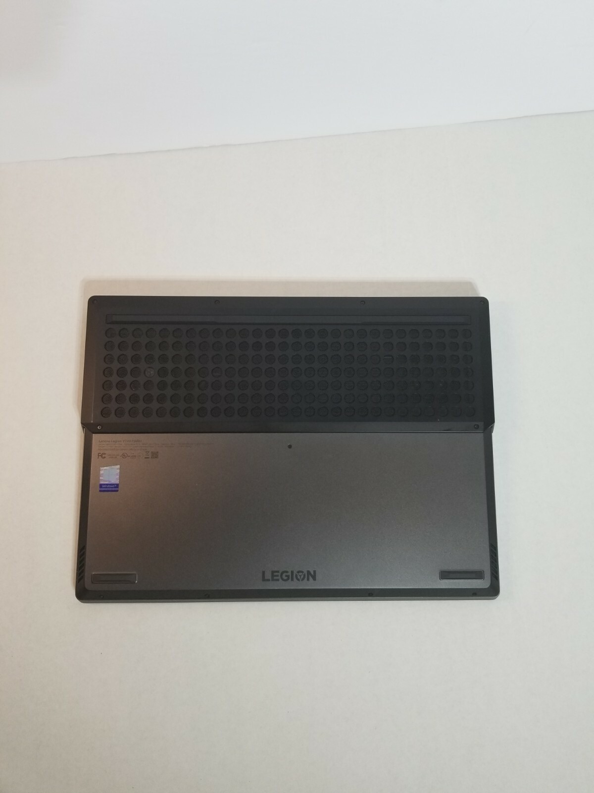 Lenovo Legion Y740 15IRHg 15.6″ 512GB SSD+1TB i7 9th , 4.50GHz, 16GB 9750H 1660