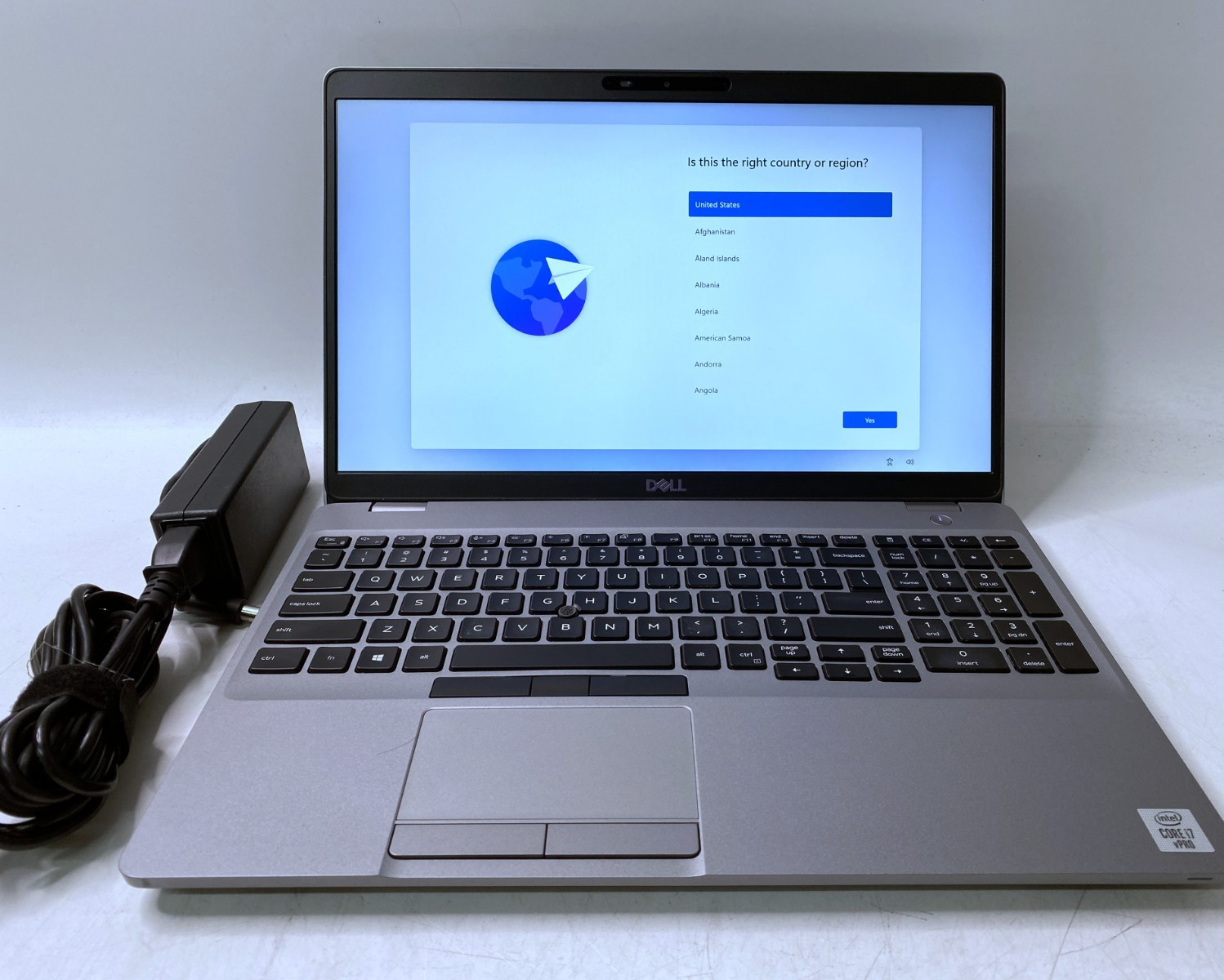 Dell Latitude 5511 Touch 15.6″ i7 10th 16GB DDR4 256GB SSD MX250 Win11H w/ AC