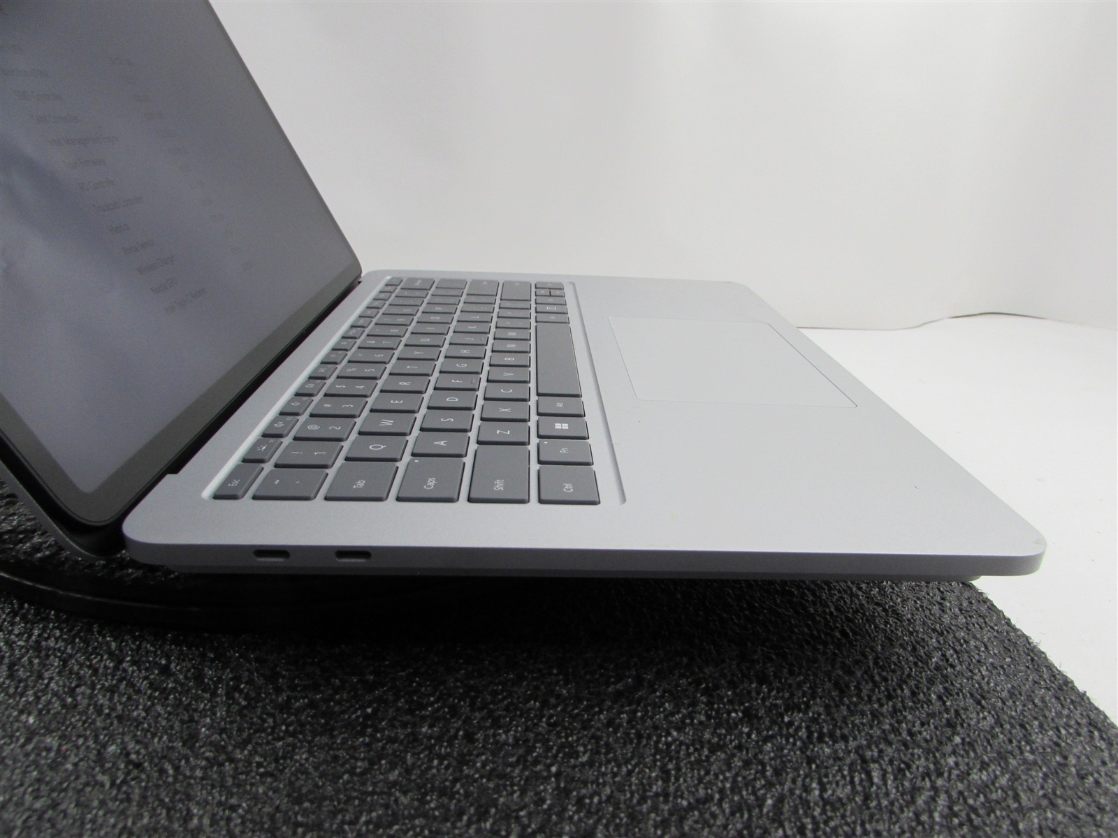 Microsoft Surface Laptop Studio 1964 i7-11370H 1TB SSD 32GB RTX A2000 *No A/C*